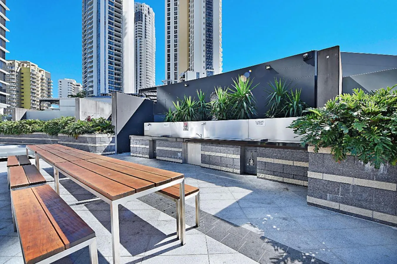 BBQ facilities in Circle On Cavill Surfers Paradise Apartments-Holiday Paradise