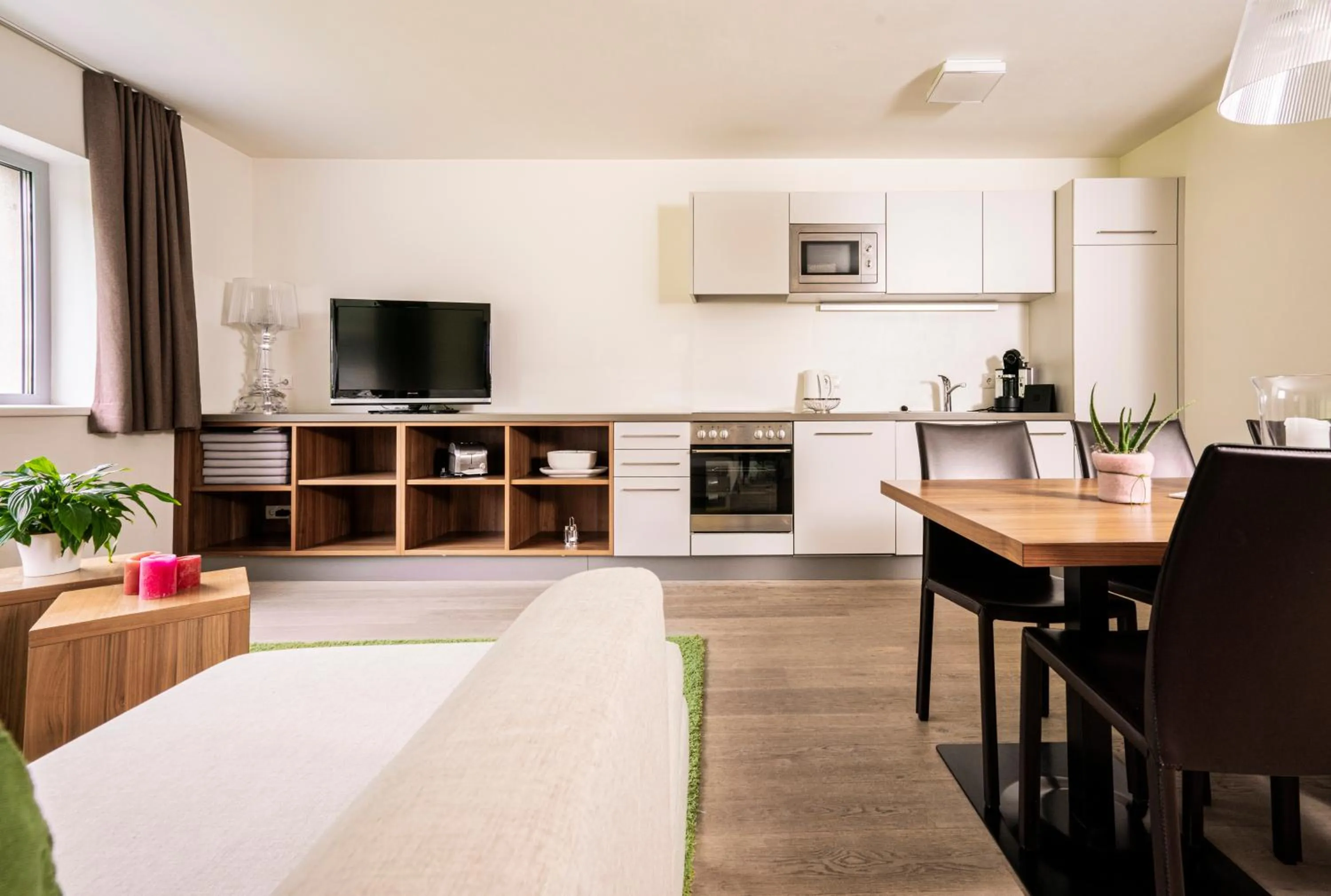 Dining area in Tauernresidence Radstadt by ALPS RESORTS