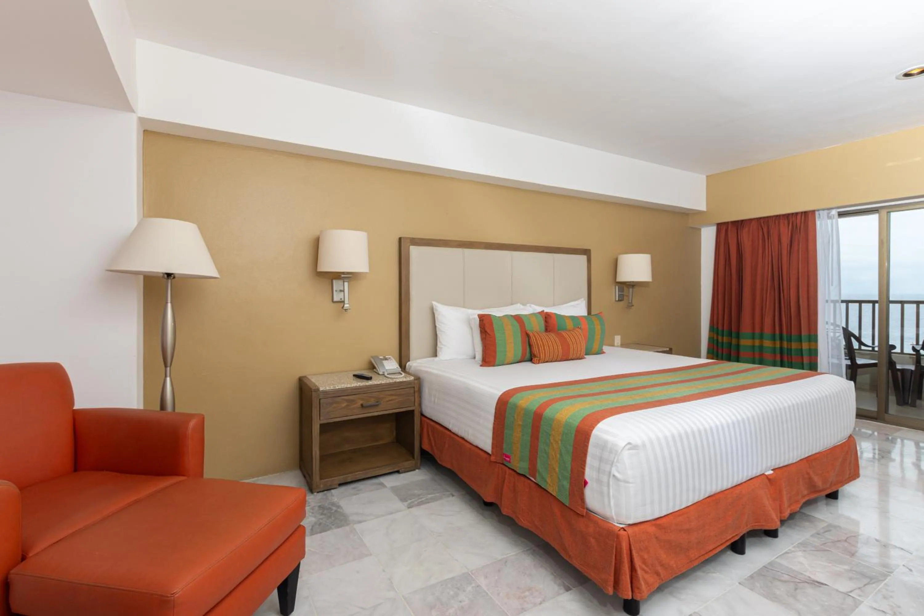 Bed in Tesoro Ixtapa All Inclusive