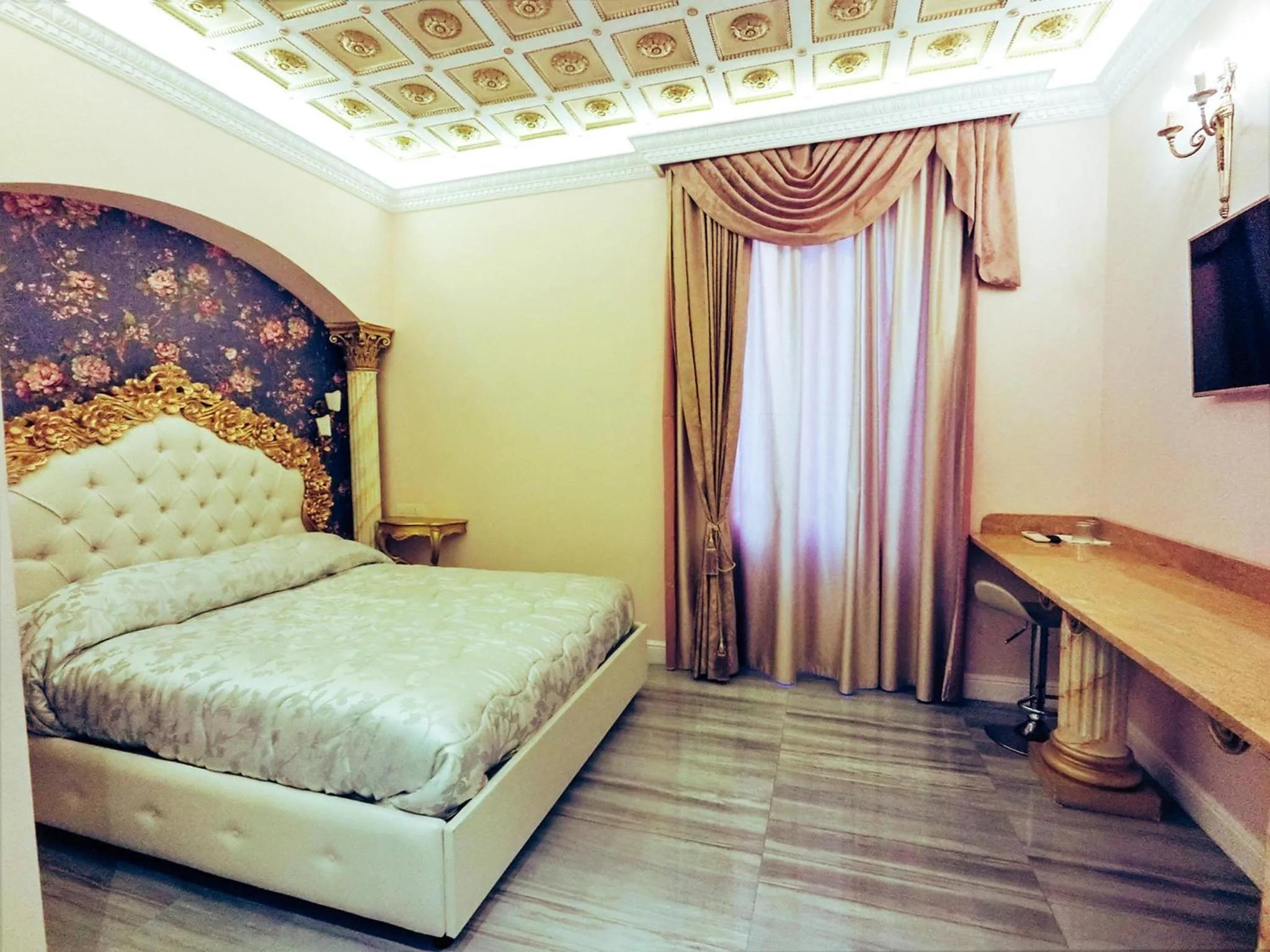 Photo of the whole room, Bed in Impero Vaticano Suites Guest House