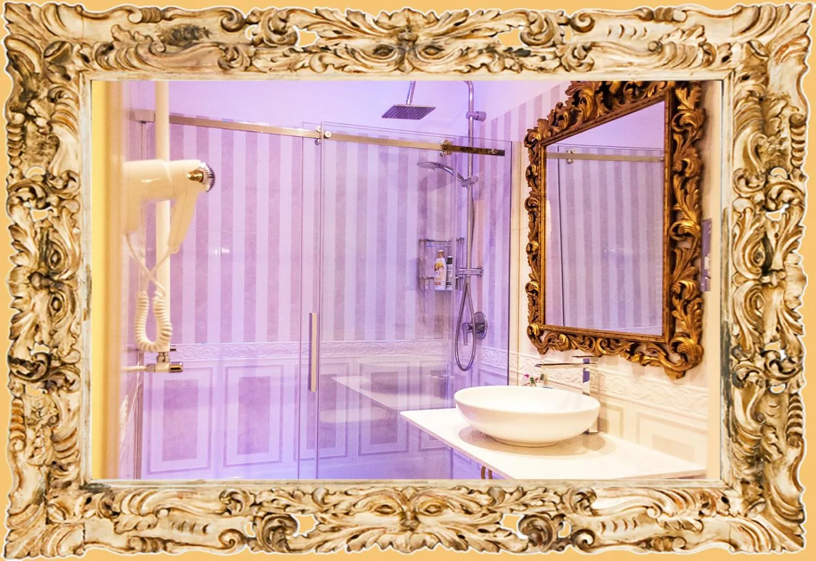 Bathroom in Impero Vaticano Suites Guest House