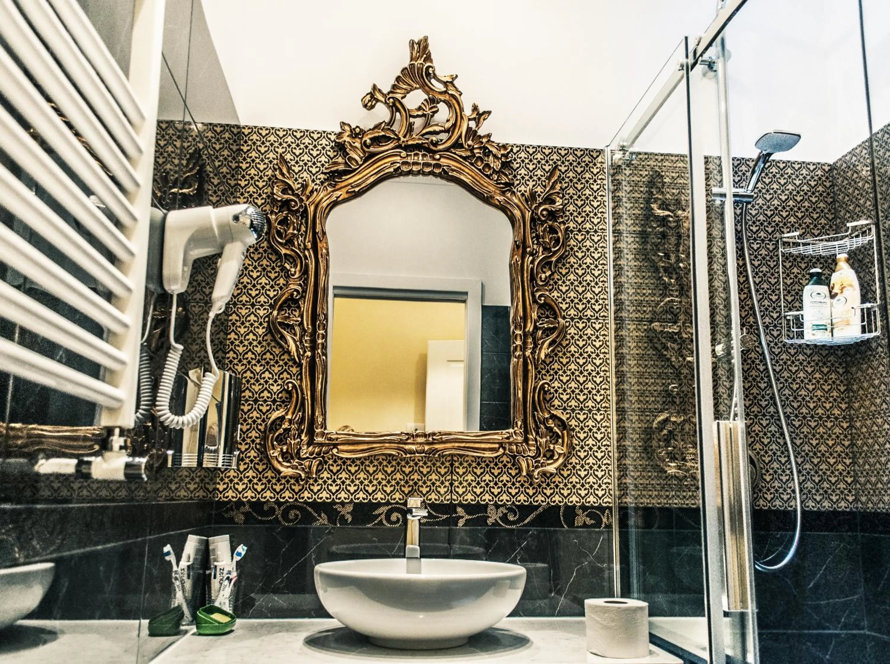 Bathroom in Impero Vaticano Suites Guest House