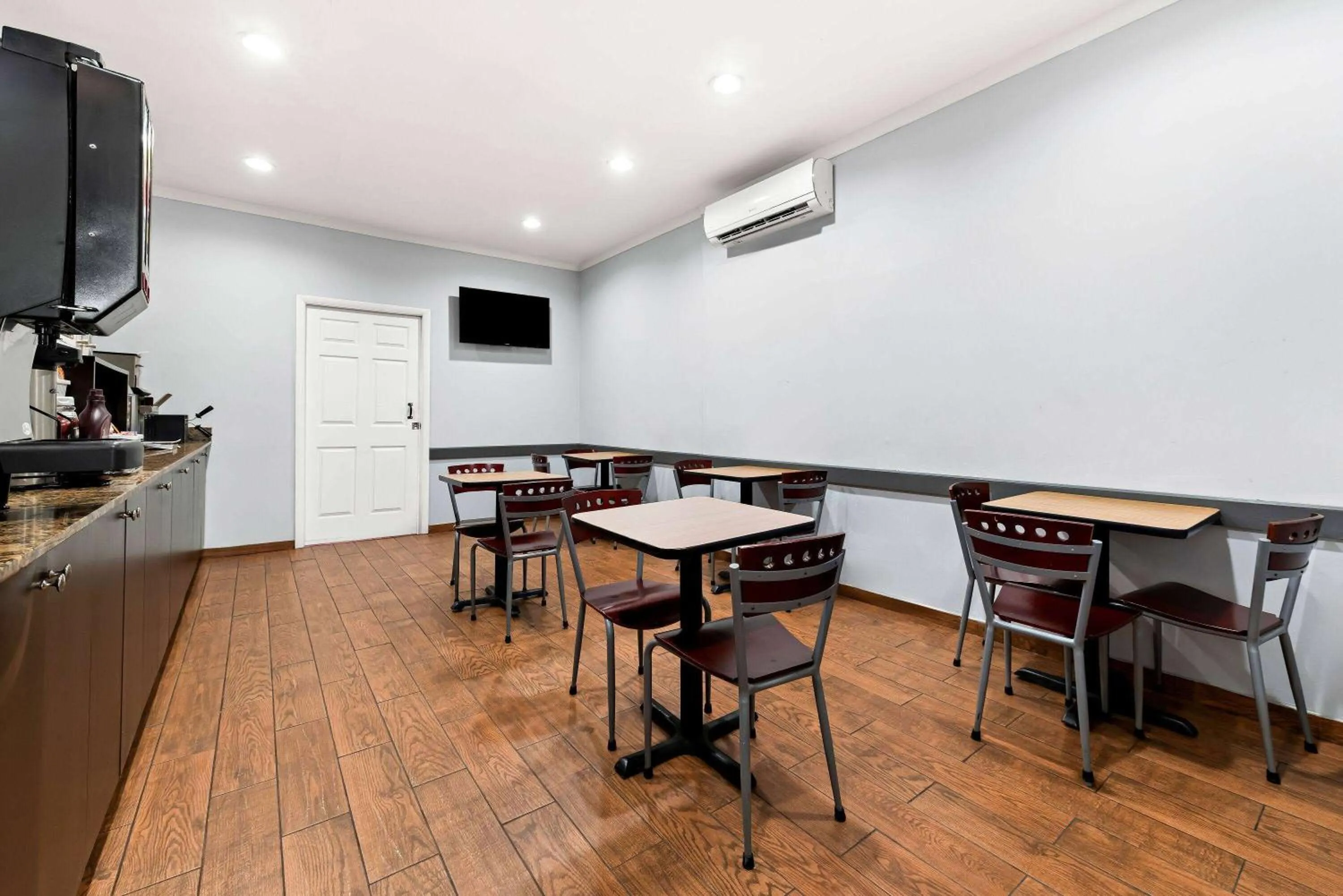 Restaurant/places to eat in Super 8 by Wyndham Florida City/Homestead/Everglades