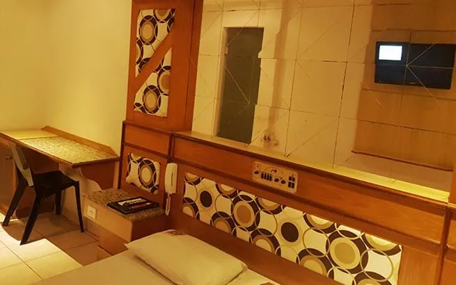 Standard Twin Room - single occupancy in Hotel Flor