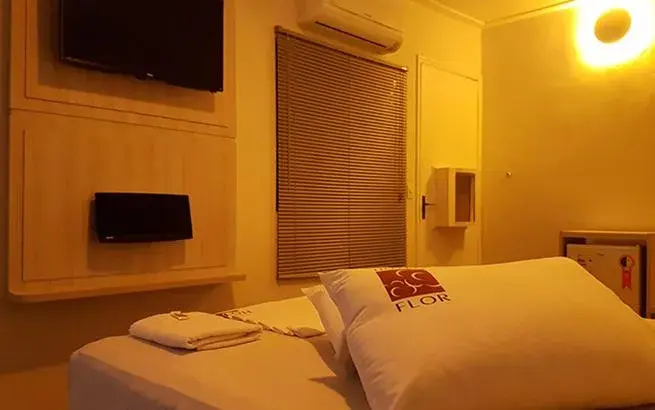 Superior King Room - single occupancy in Hotel Flor Superior King Room - single occupancy in Hotel Flor