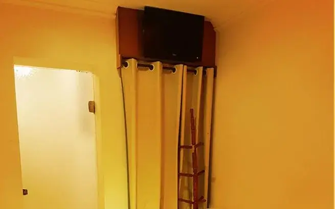 Economy Single Room - single occupancy in Hotel Flor Economy Single Room - single occupancy in Hotel Flor