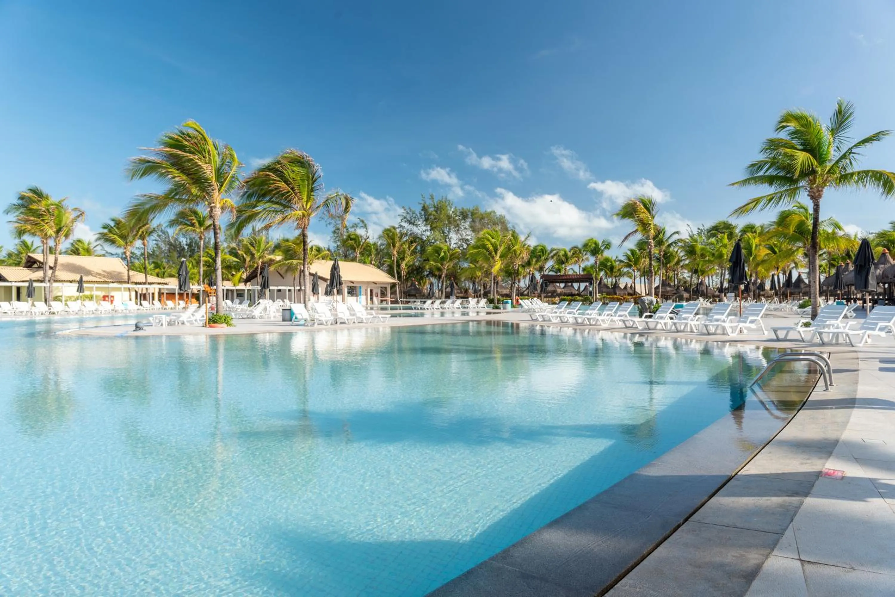 Swimming pool in Vila Galé Resort Cumbuco - All inclusive