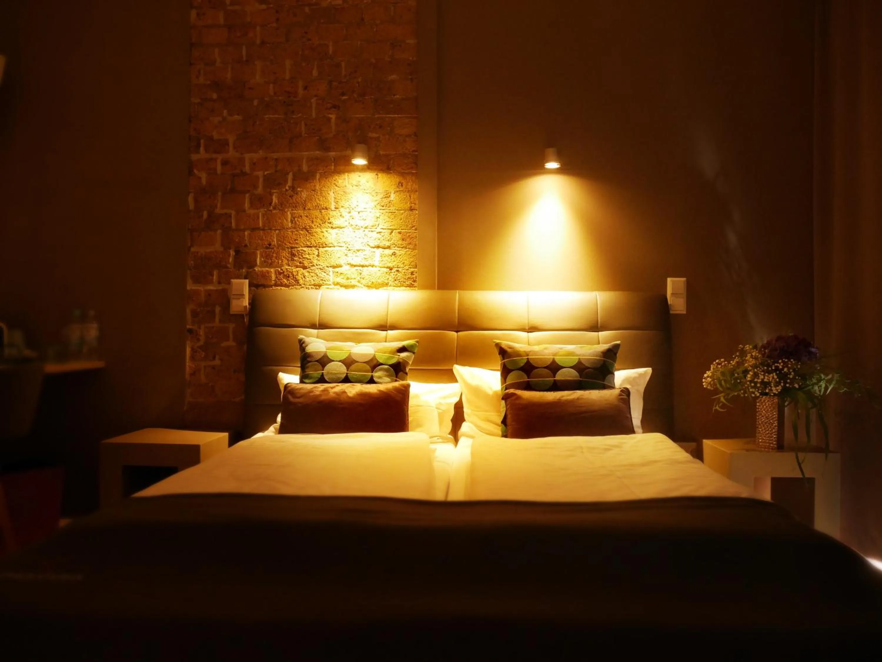 Bedroom, Bed in Trafohaus am Kaiserbahnhof