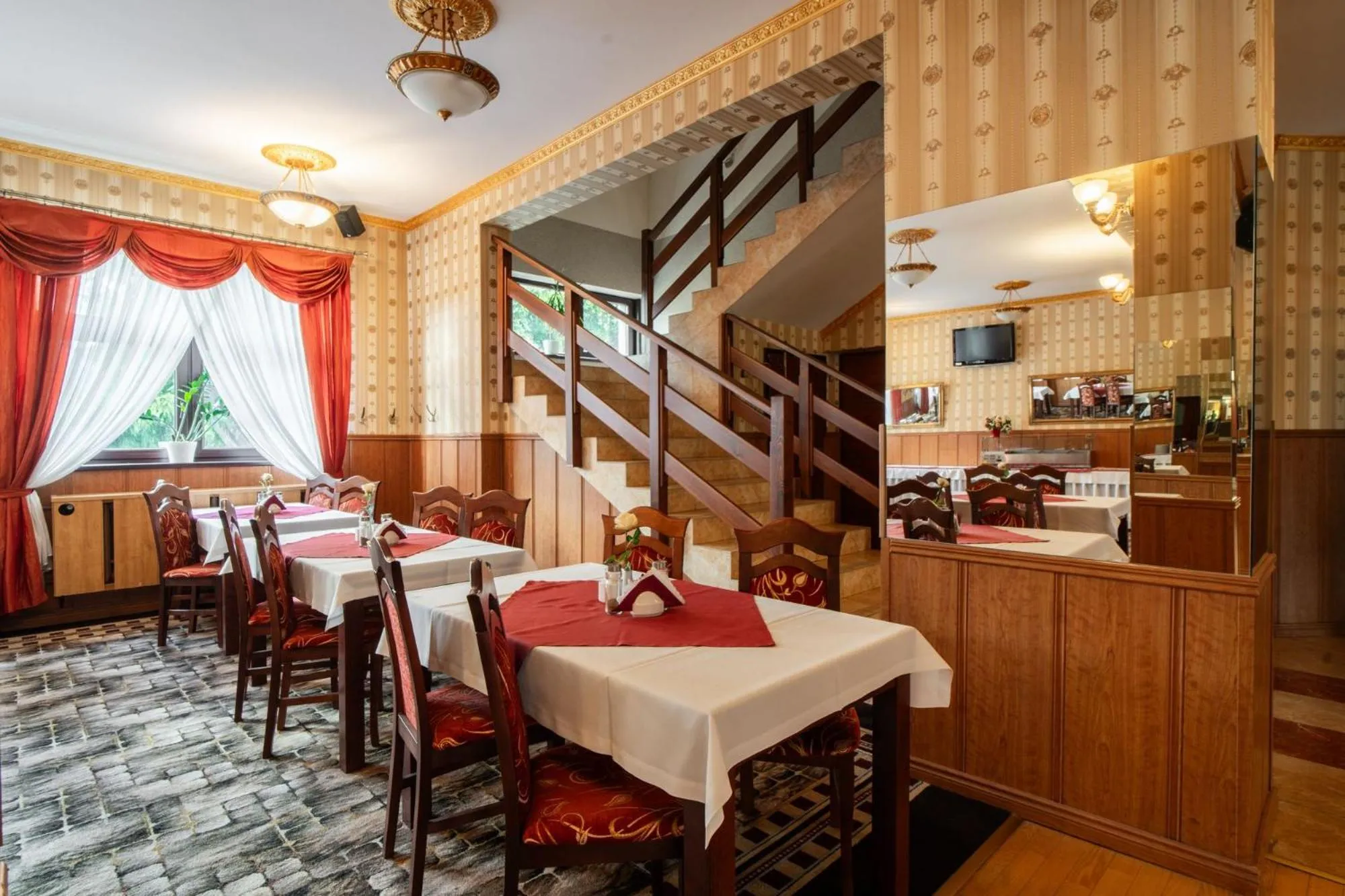 Restaurant/places to eat in Dwór Jur-Gast