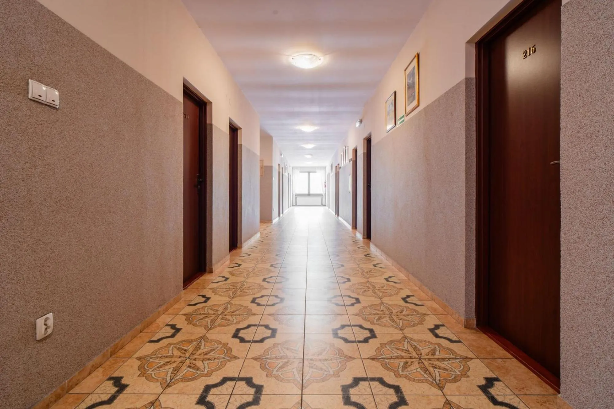 Property building in Dwór Jur-Gast