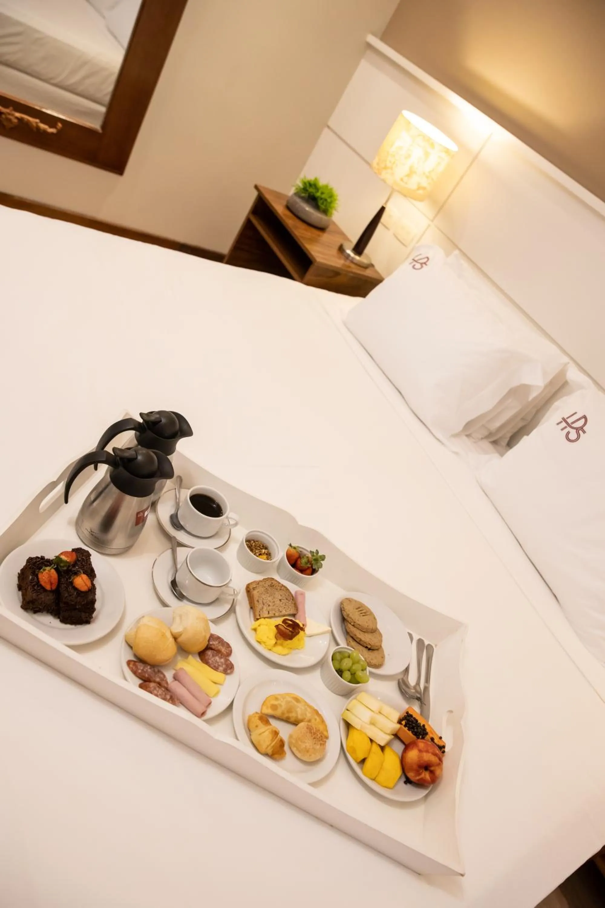 Breakfast, Bed in Planalto Select Hotel Ponta Grossa