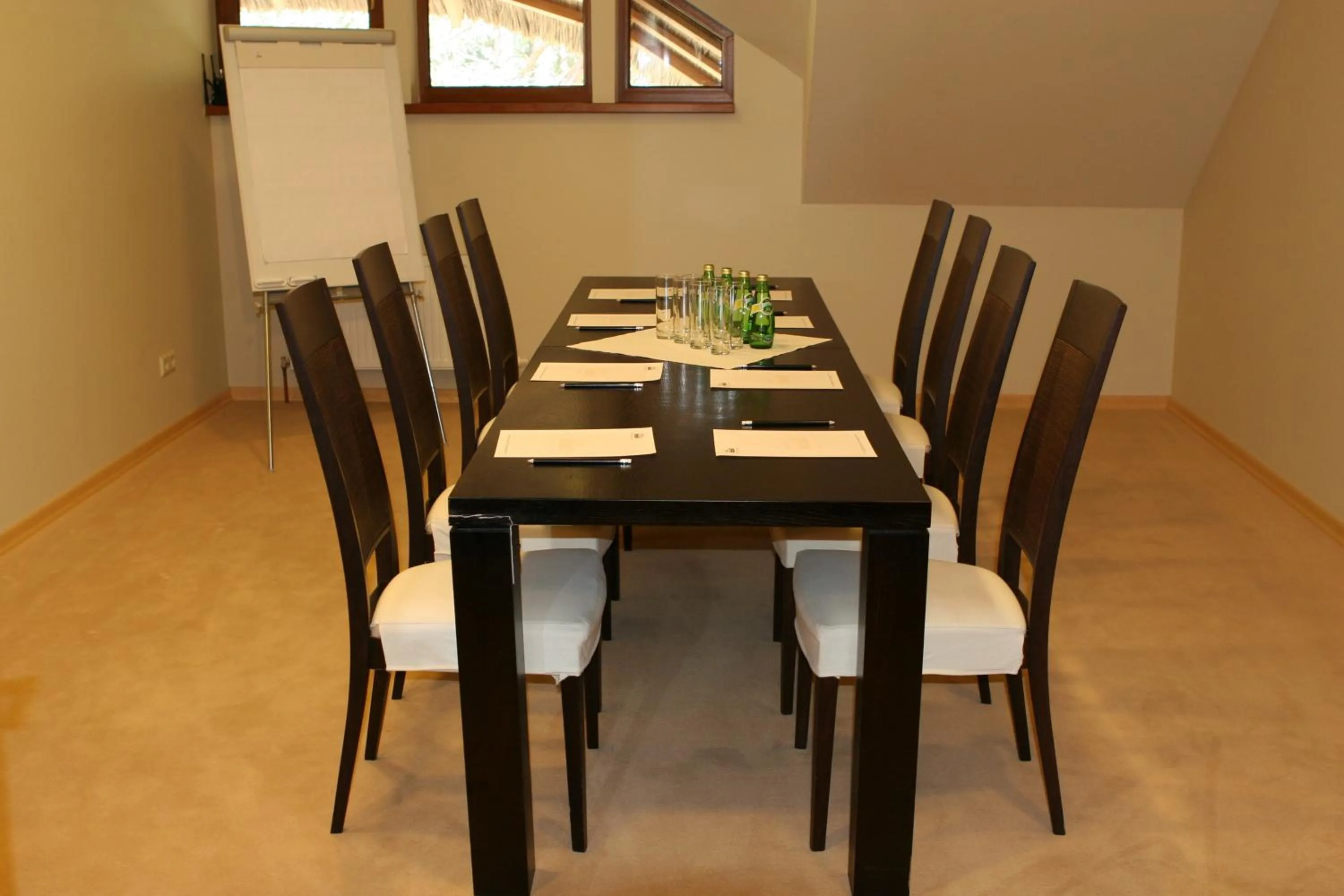 Business facilities in Port Hotel