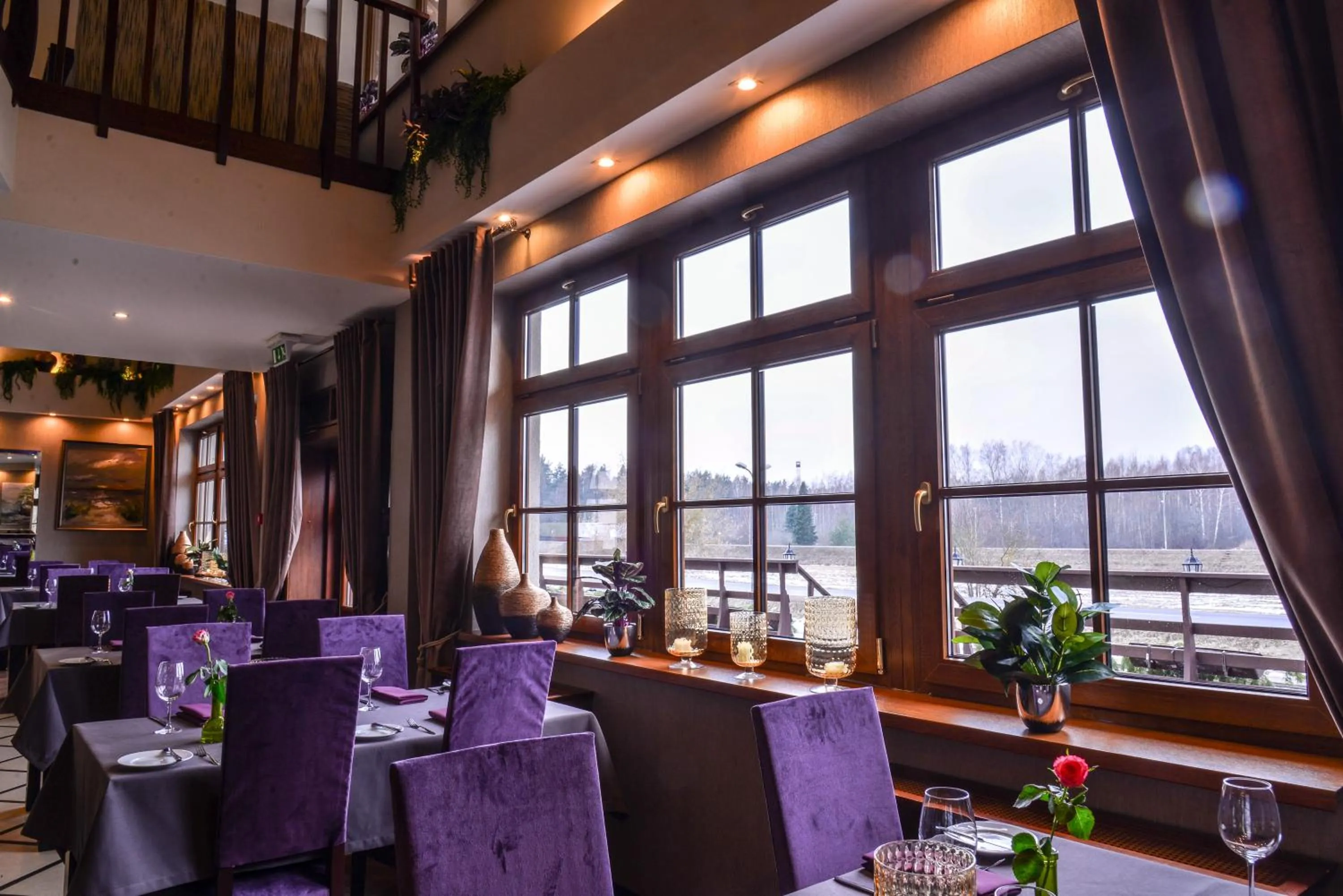 Restaurant/places to eat in Port Hotel