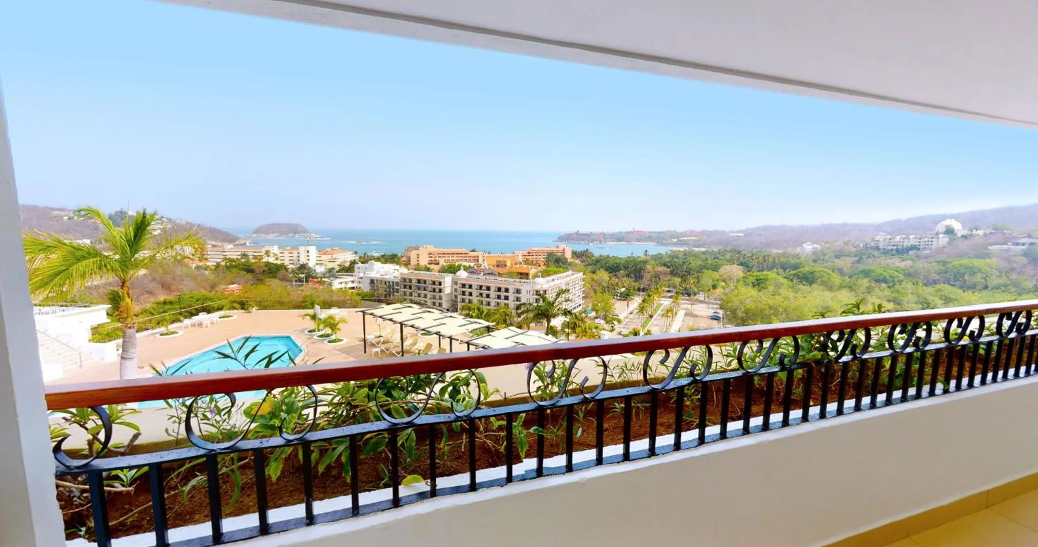 Natural landscape in Park Royal Beach Huatulco - All Inclusive