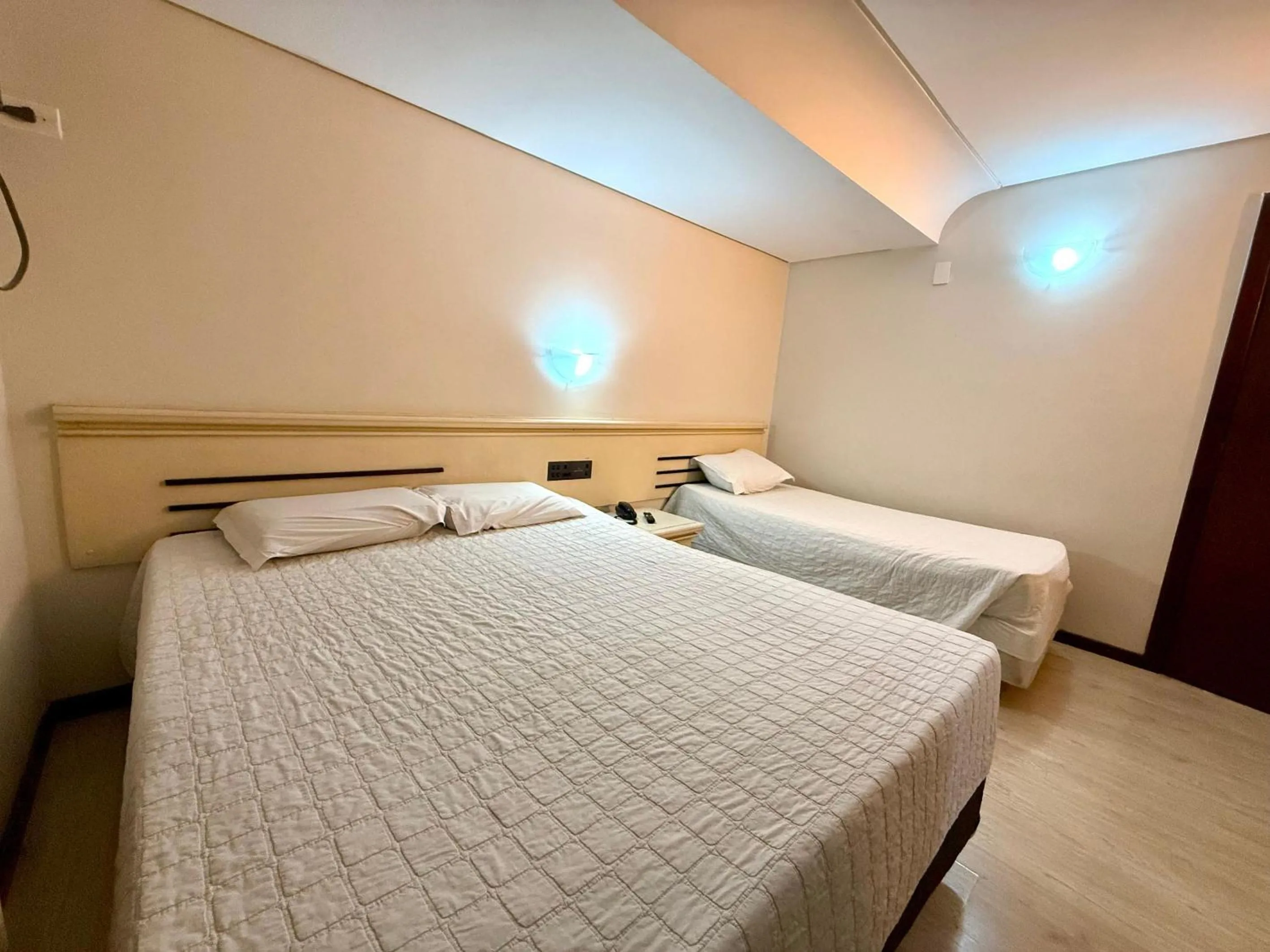 Bedroom, Bed in Granville Hotel