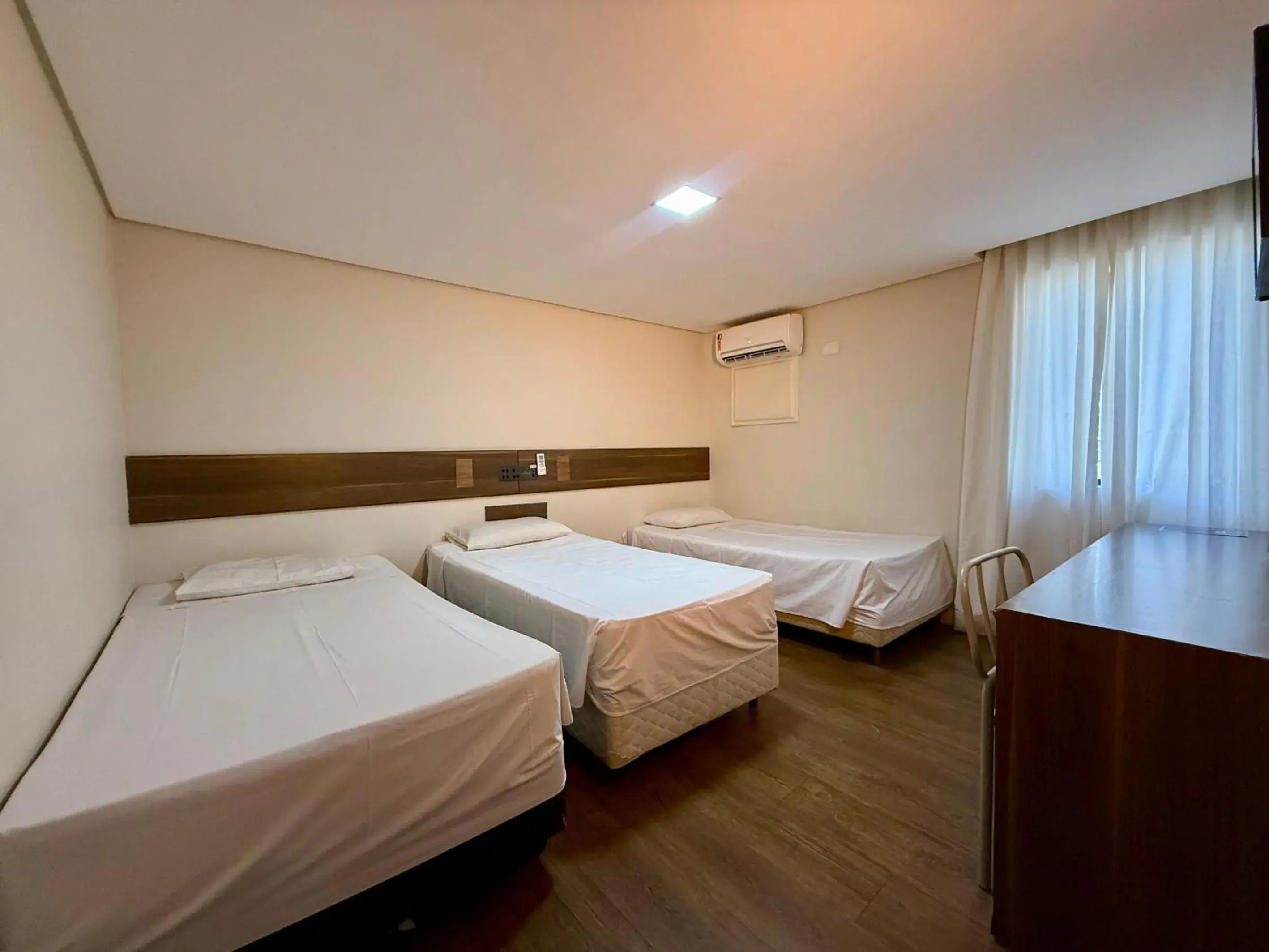 Bedroom, Bed in Granville Hotel Bedroom, Bed in Granville Hotel