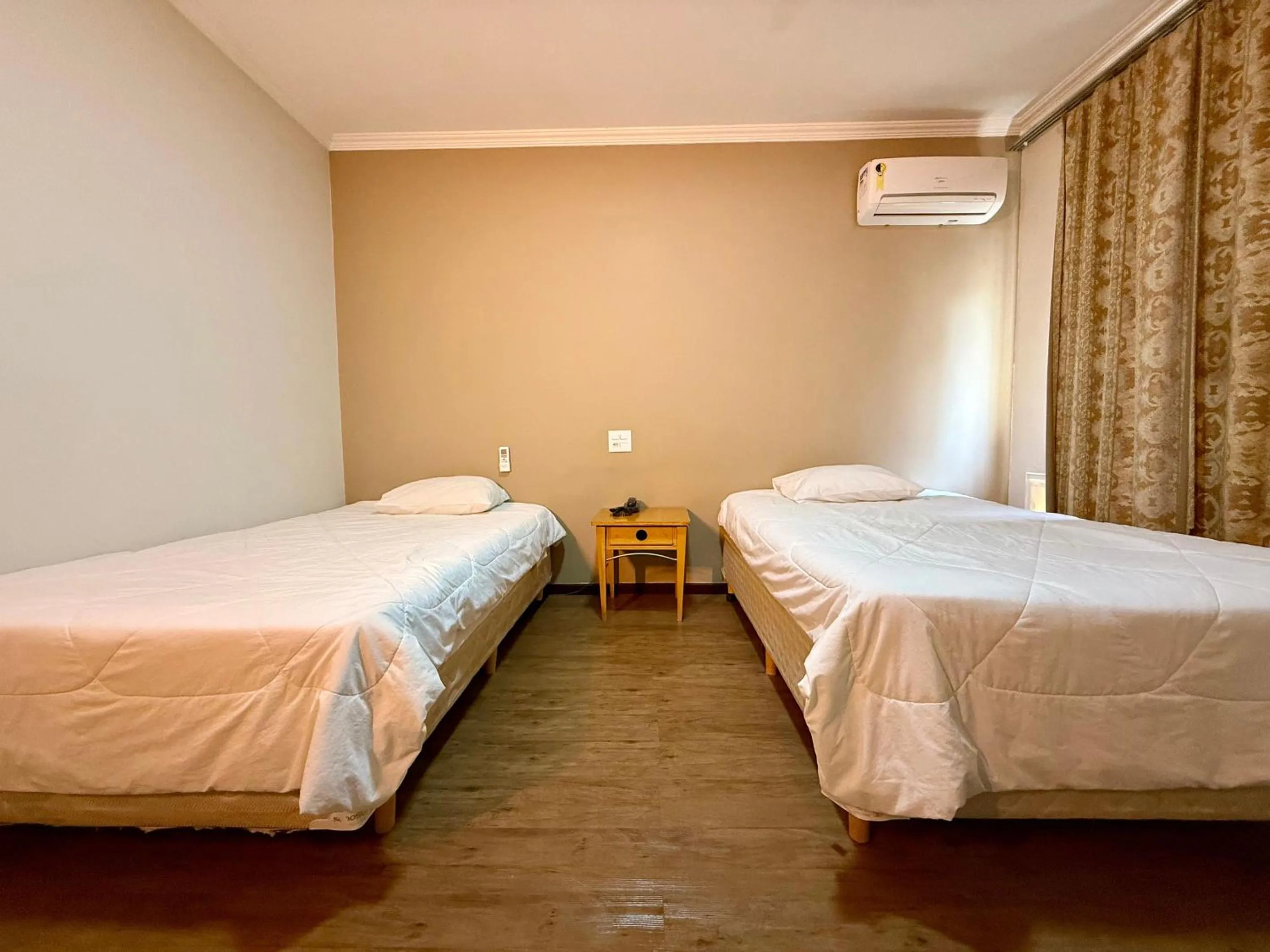 Bedroom, Bed in Granville Hotel