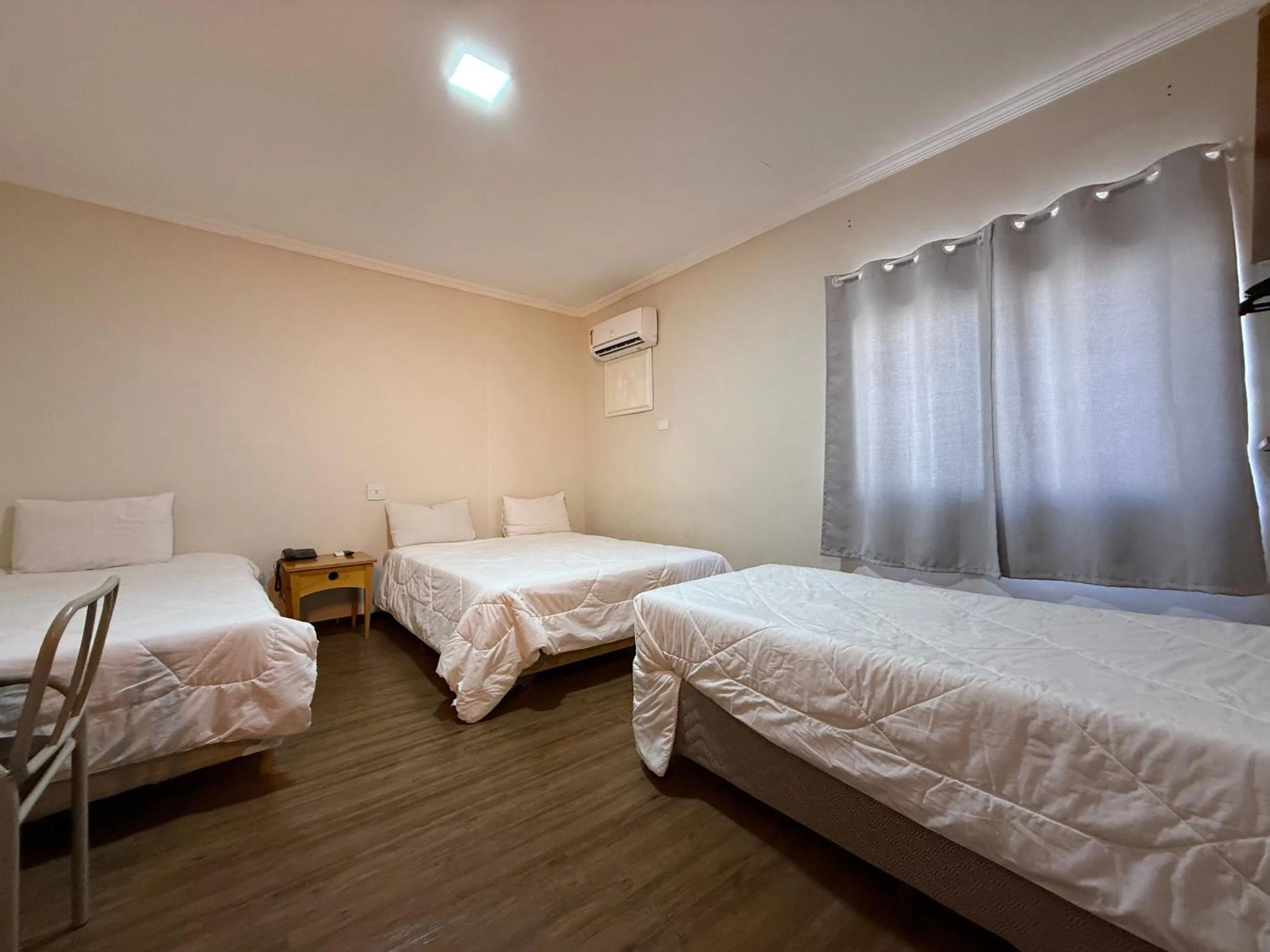 Bedroom, Bed in Granville Hotel