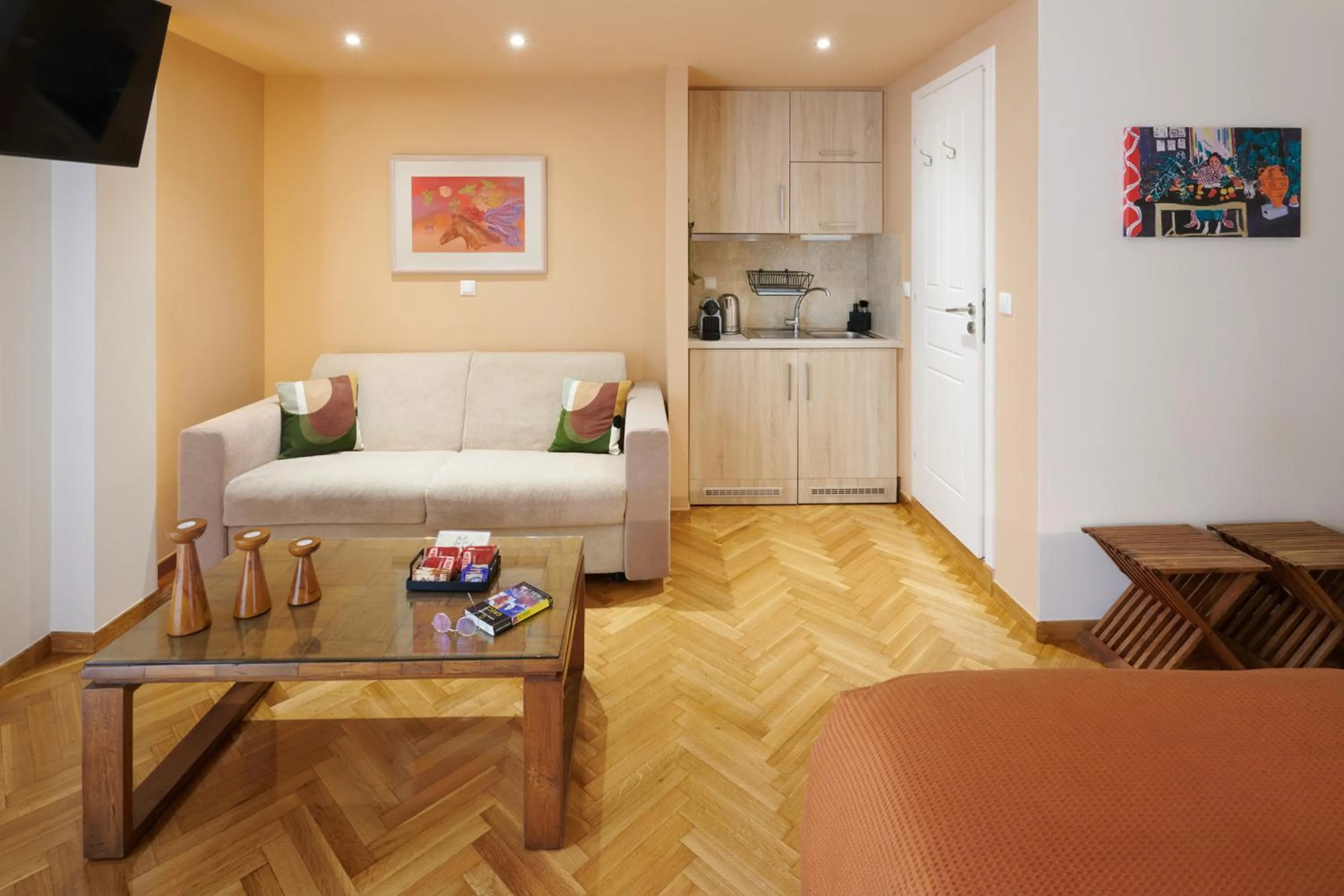 TV and multimedia in Rastoni Athens Suites near Acropolis