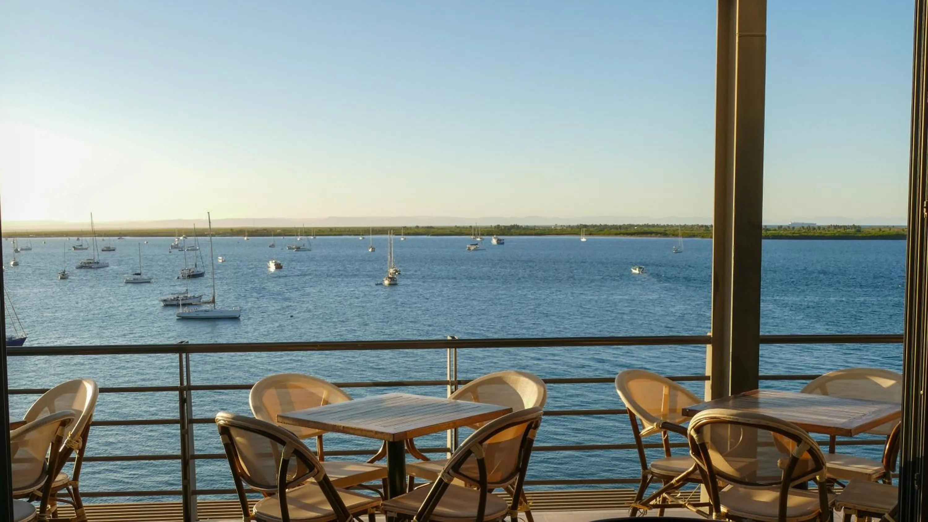 Restaurant/places to eat in Seven Crown La Paz Malecon