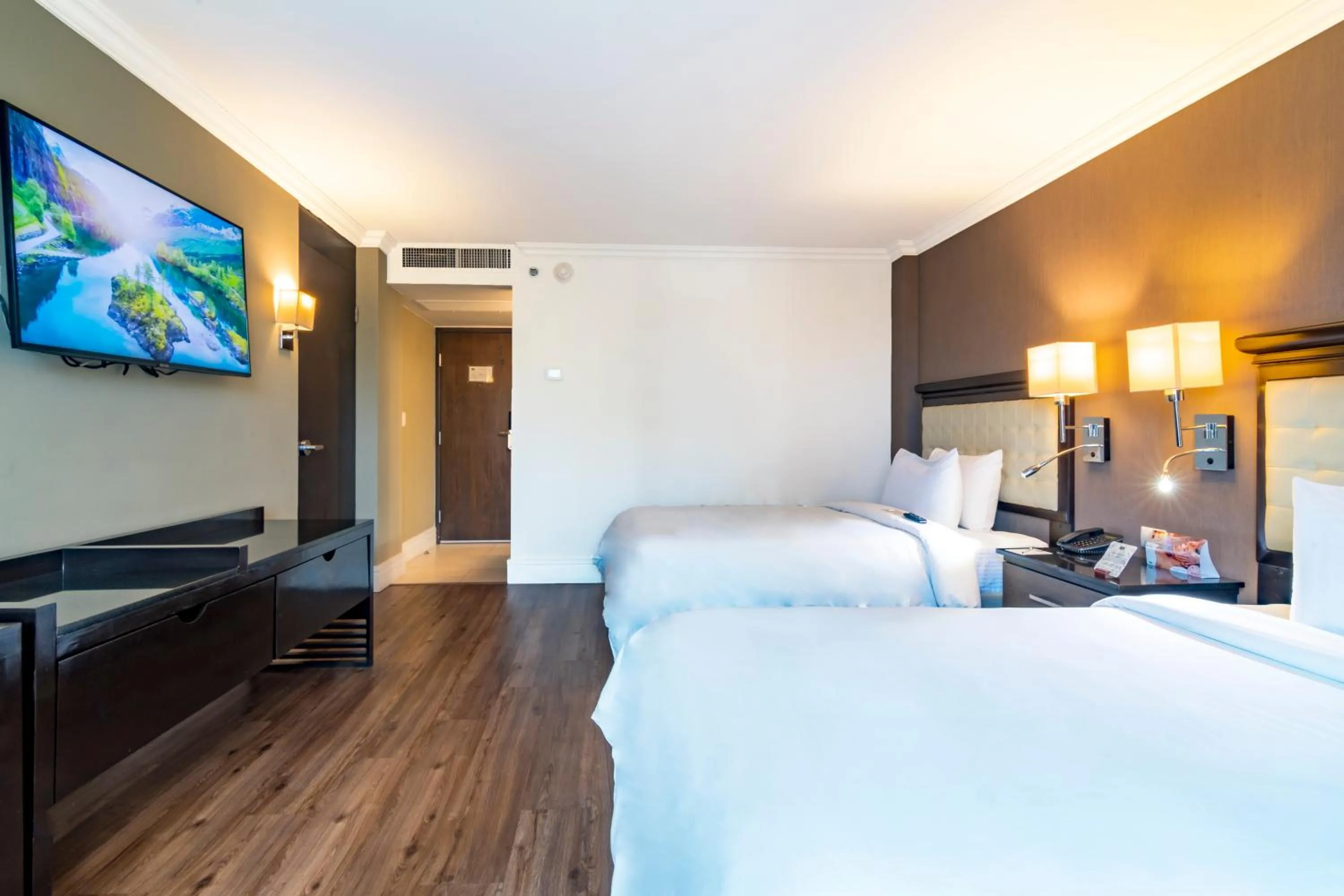 Bed in Hotel Lucerna Tijuana