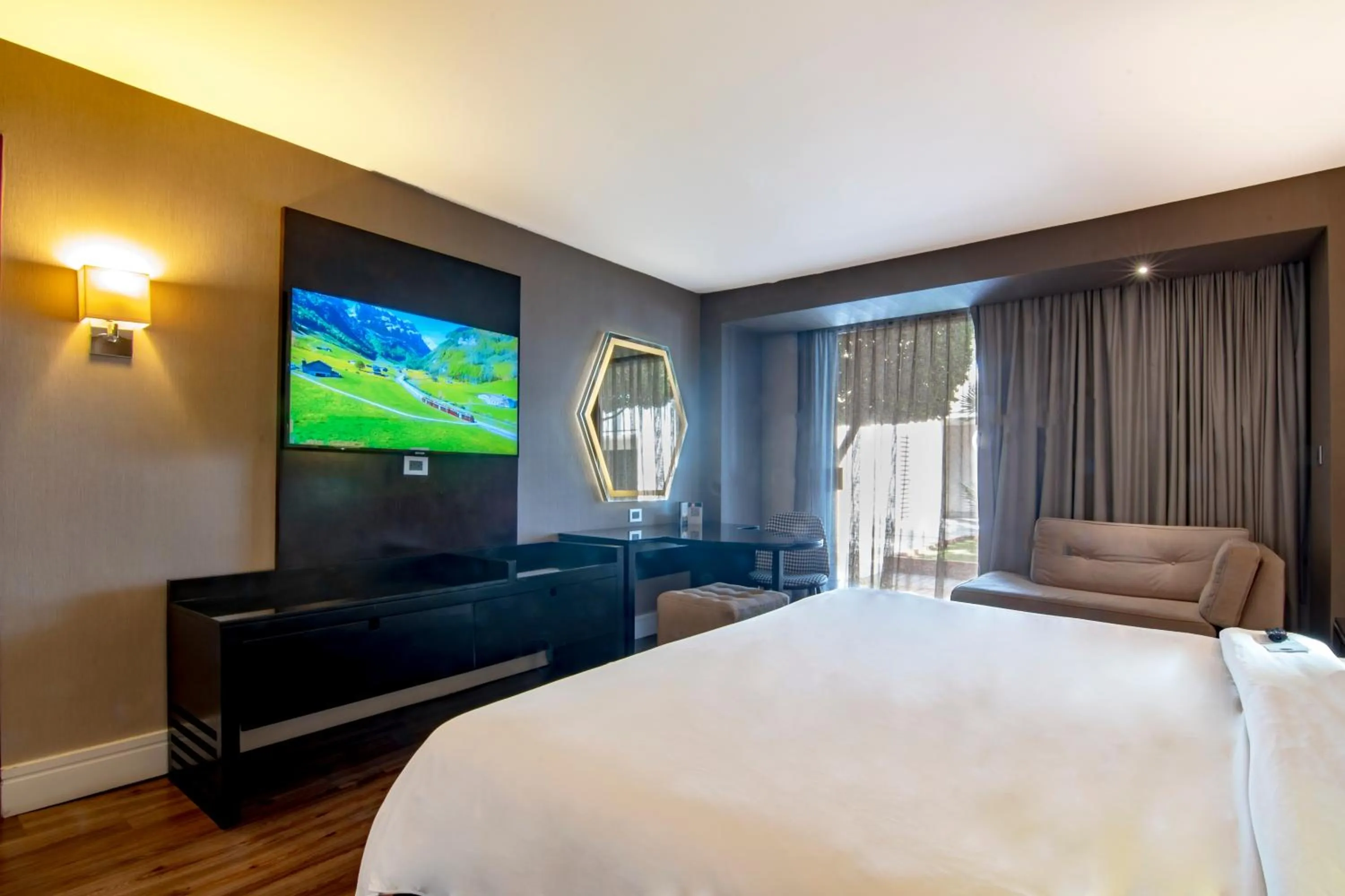 Bed in Hotel Lucerna Tijuana