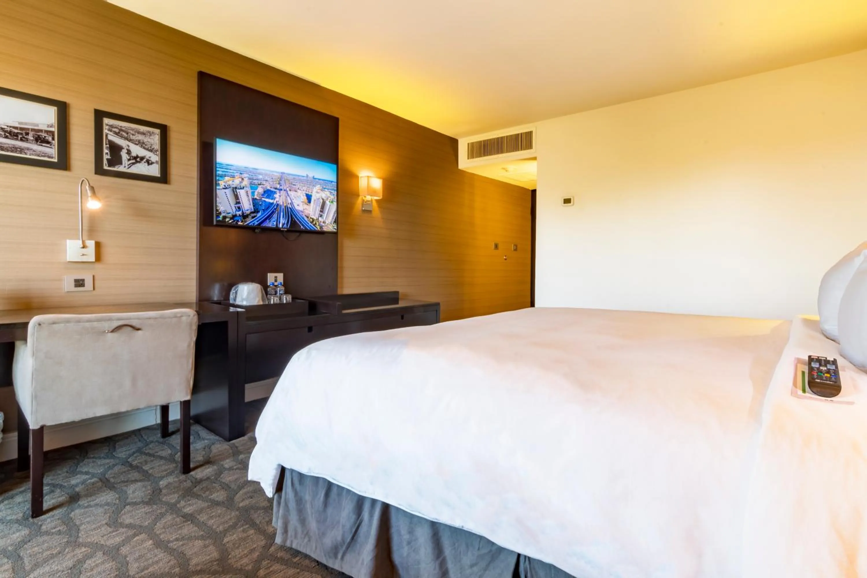 Bed in Hotel Lucerna Mexicali