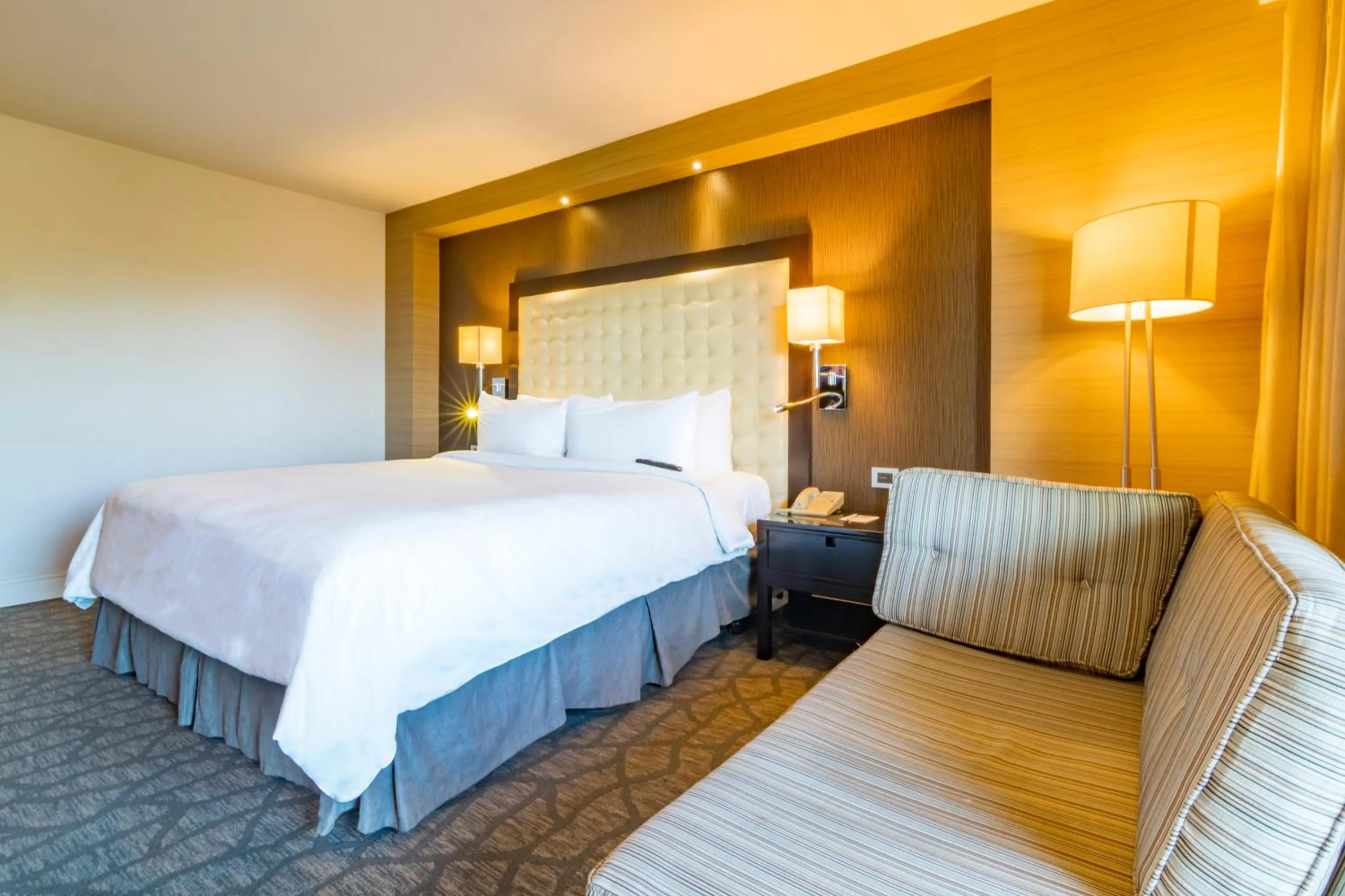 Bed in Hotel Lucerna Mexicali