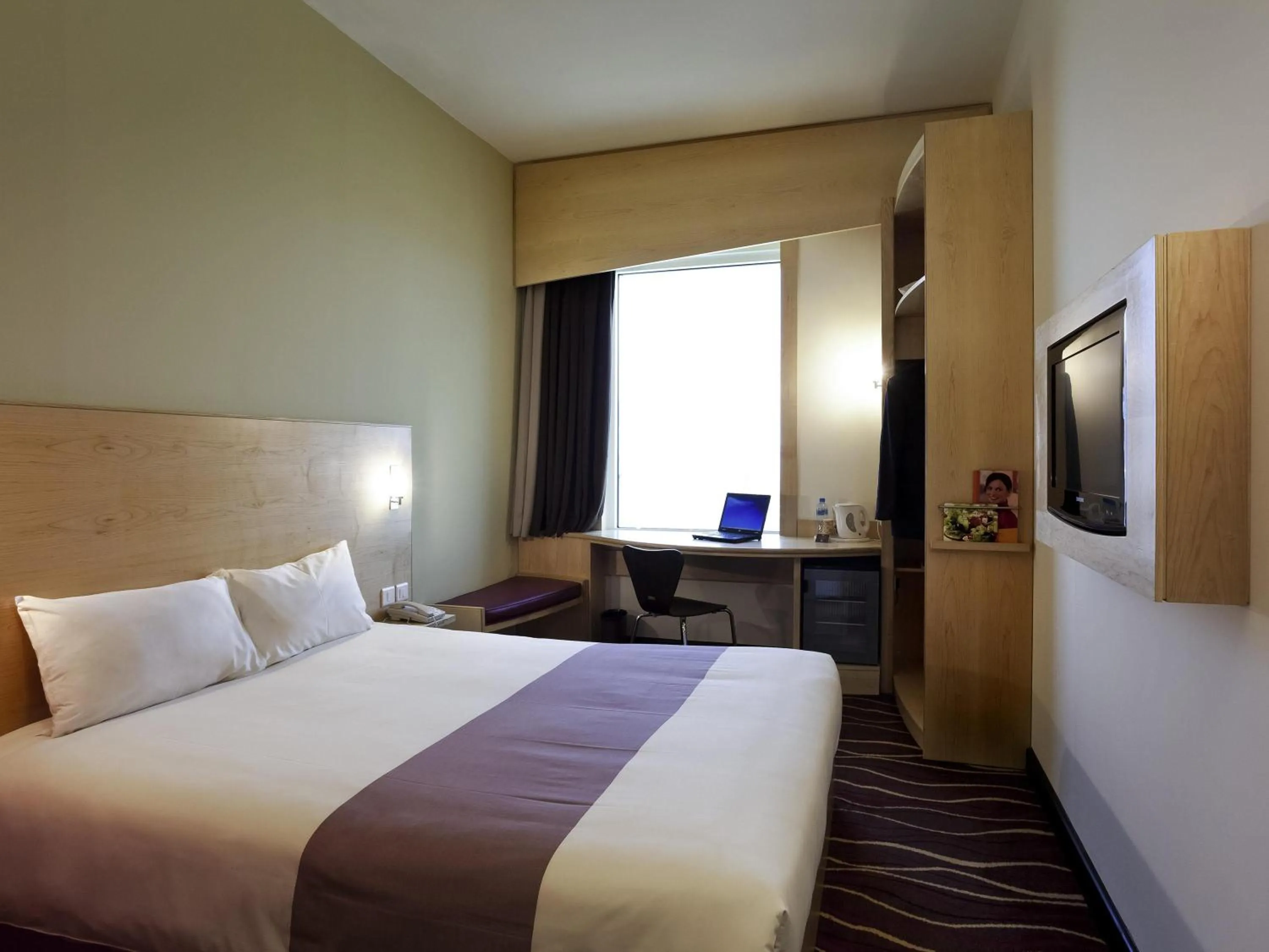 Bedroom, Bed in ibis Sharq