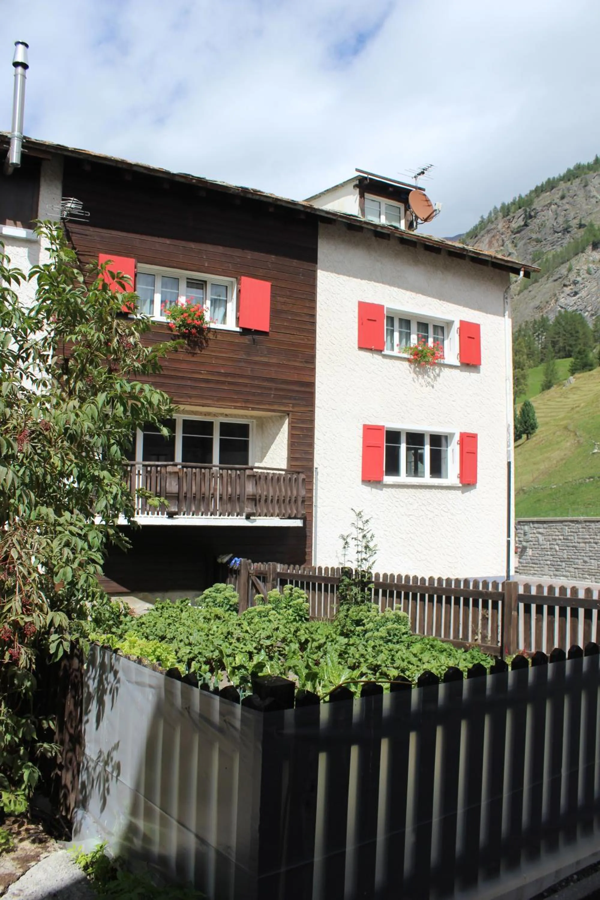 Property building in Haus Dorf 7