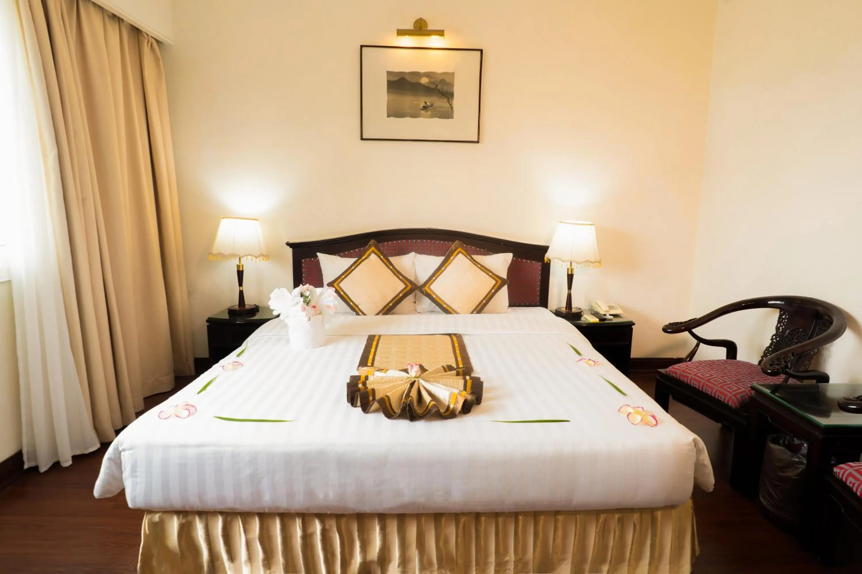 Bedroom, Bed in Century Riverside Hotel Hue