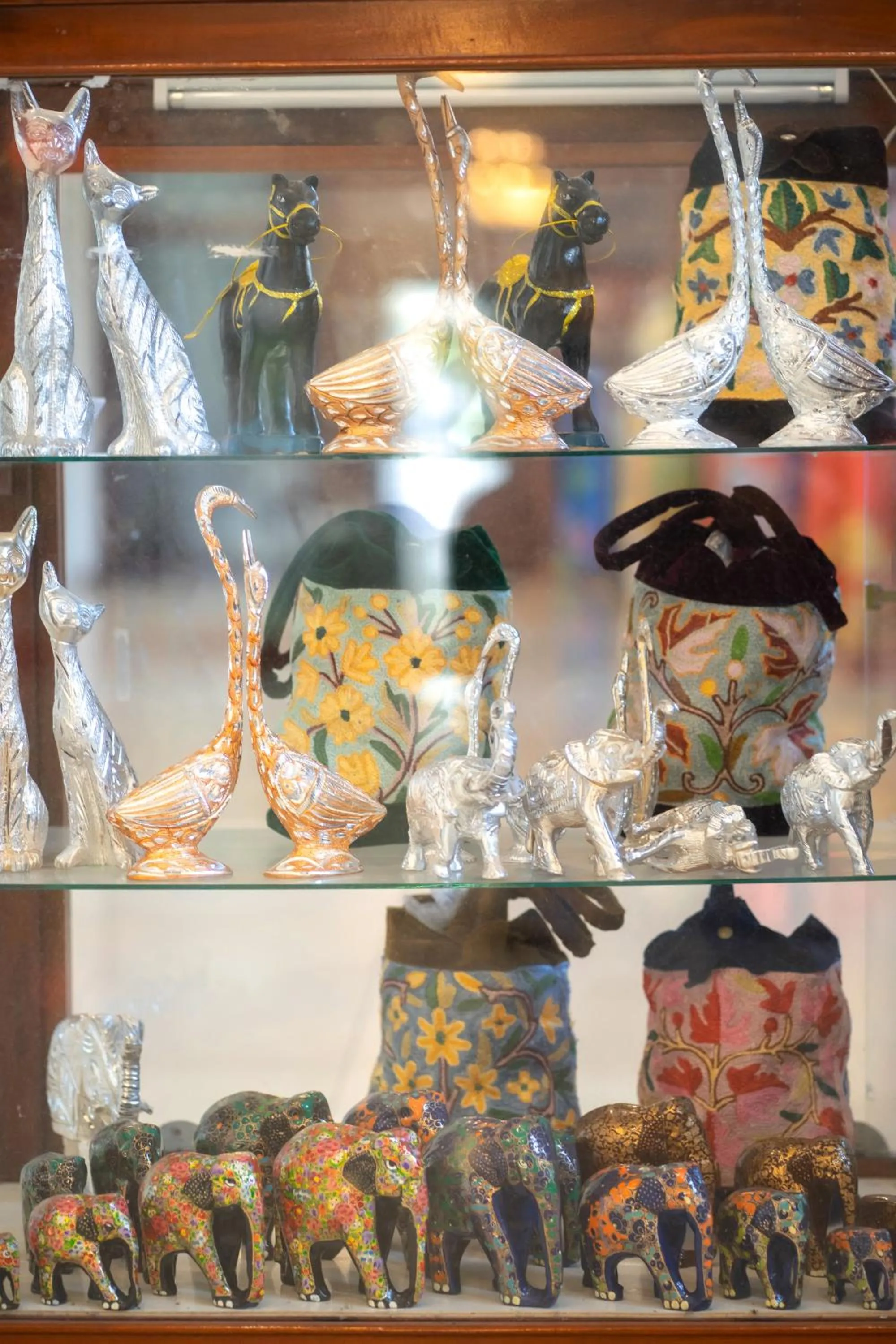 On-site shops in Century Riverside Hotel Hue