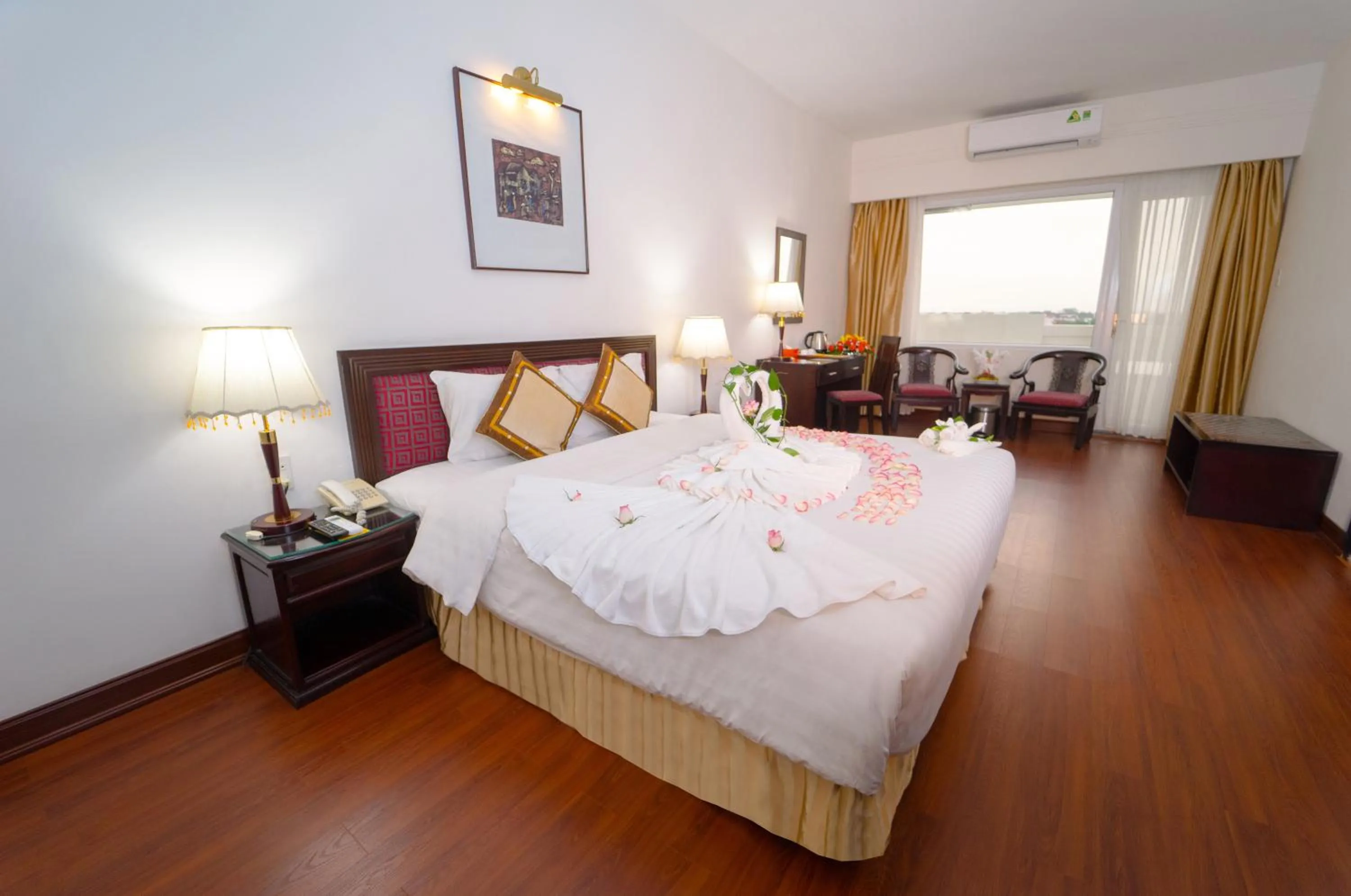 Bedroom, Bed in Century Riverside Hotel Hue