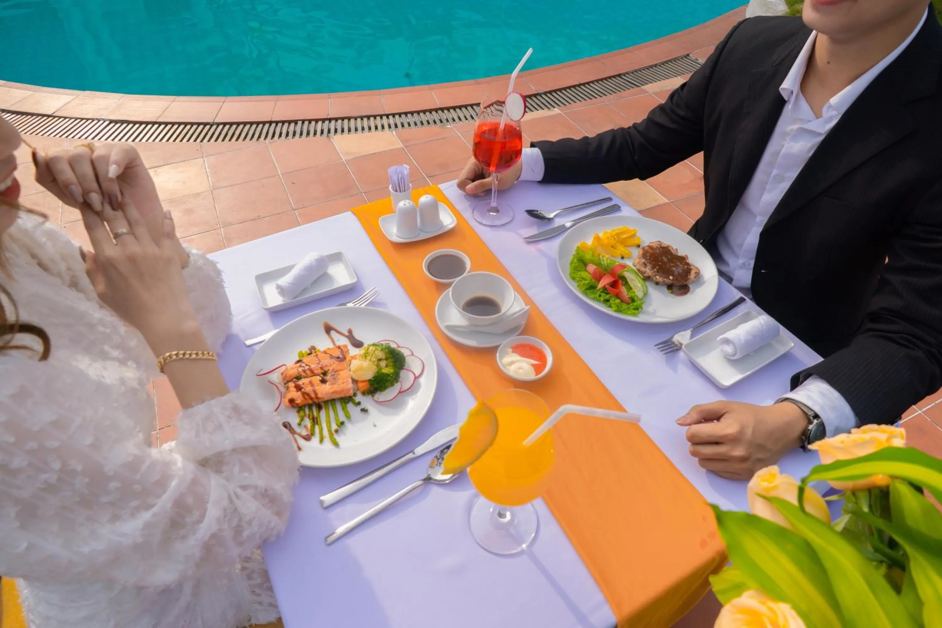 Food and drinks in Century Riverside Hotel Hue