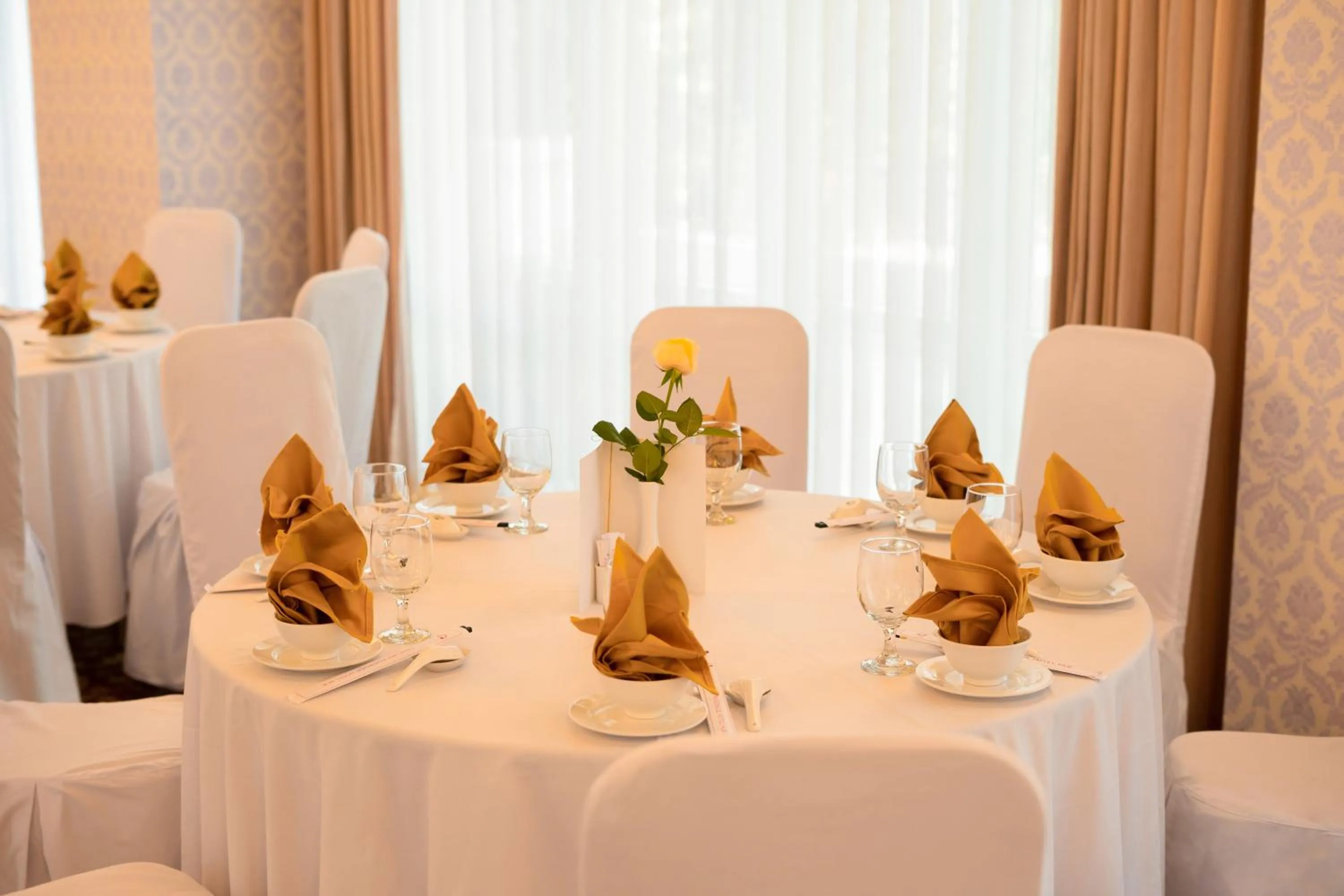 Restaurant/places to eat in Century Riverside Hotel Hue