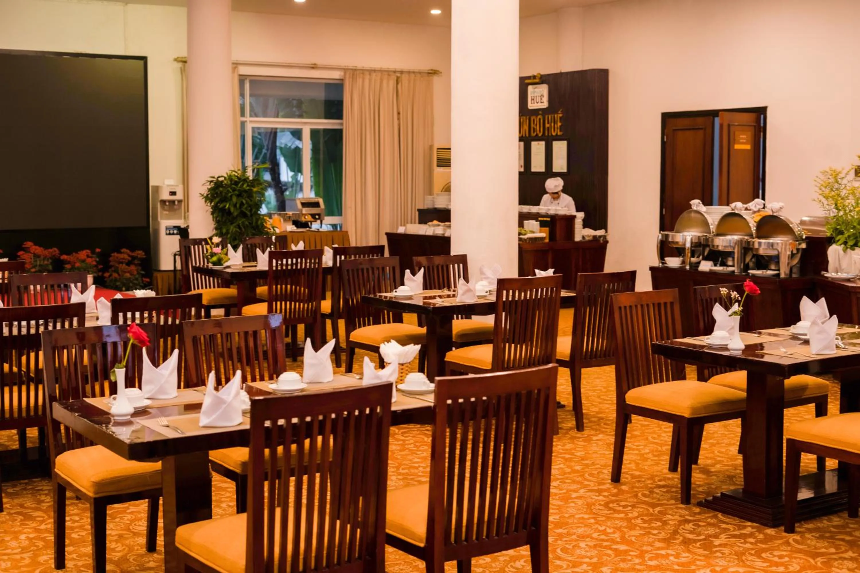 Restaurant/places to eat in Century Riverside Hotel Hue
