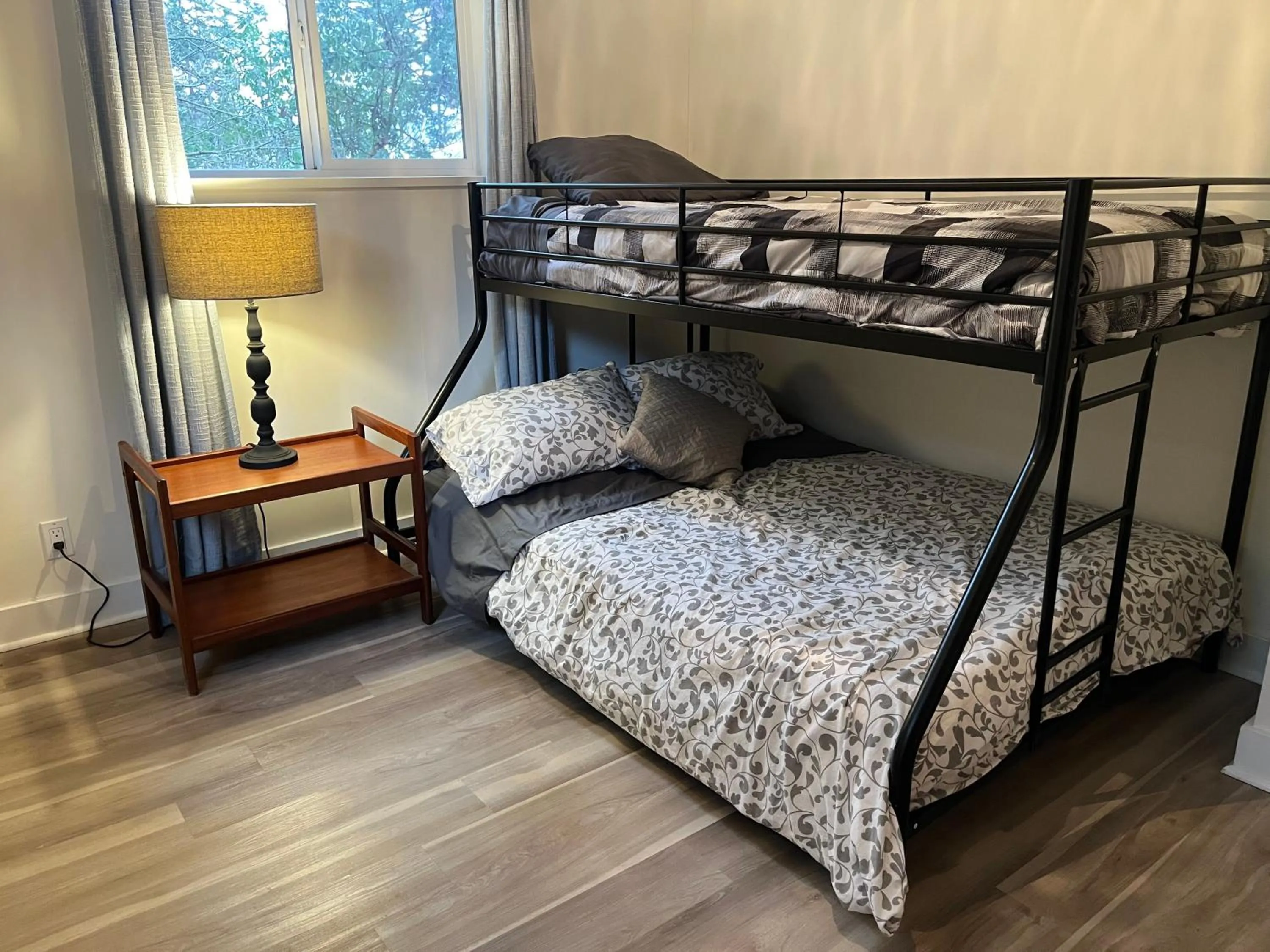 bunk bed, Bed in Malaspina Strait Cottage
