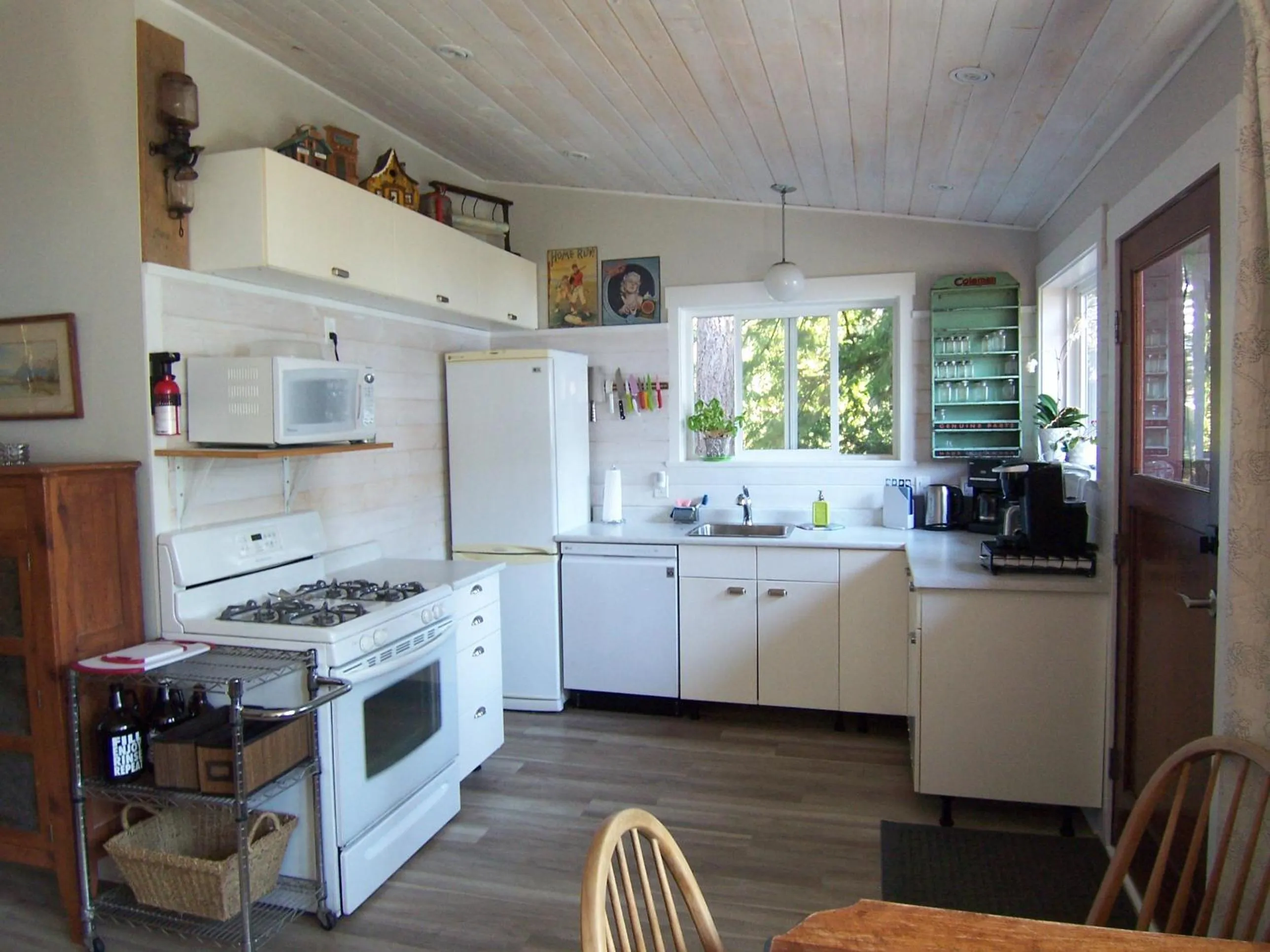 kitchen in Malaspina Strait Cottage