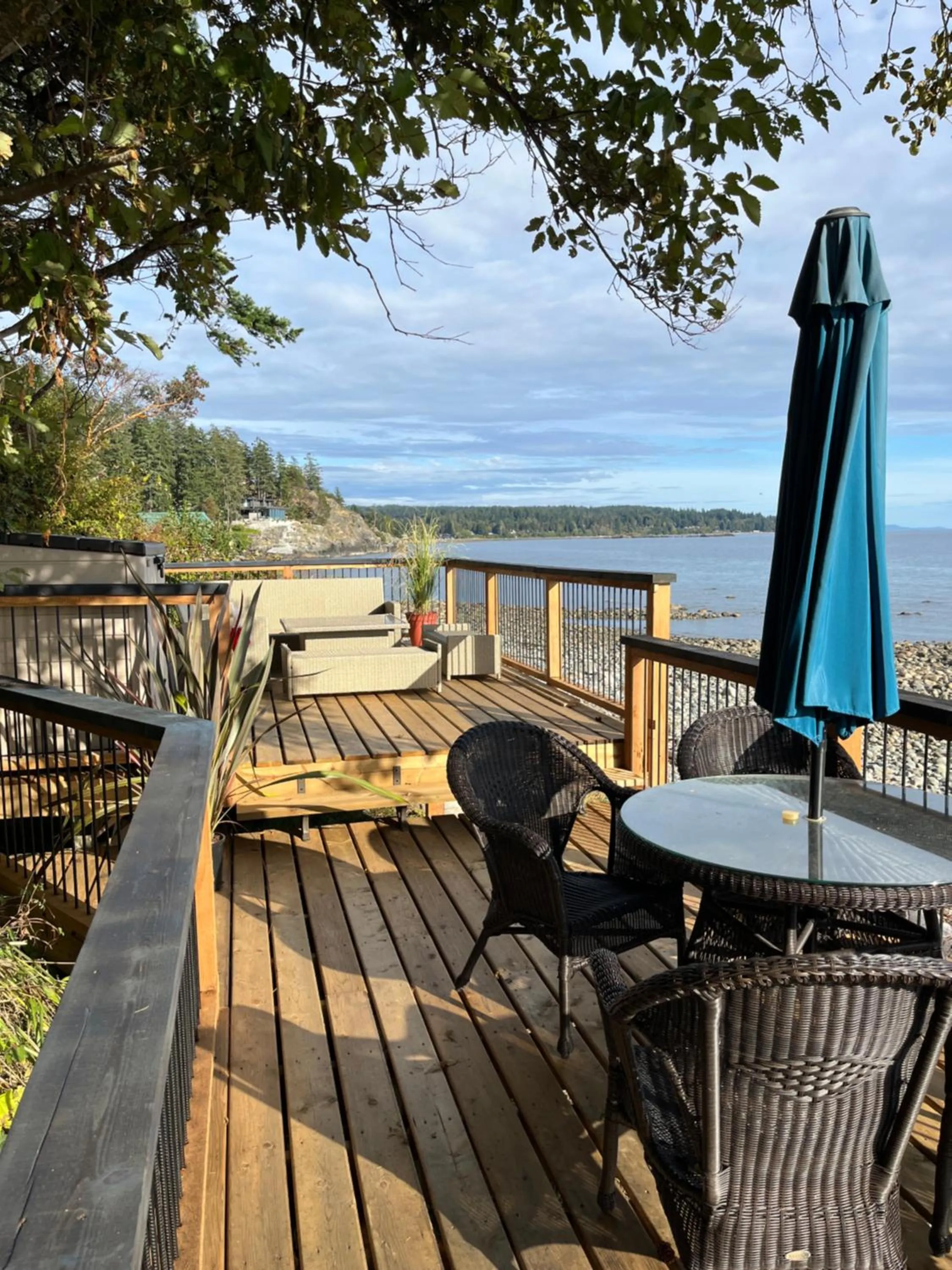 Malaspina Strait Cottage