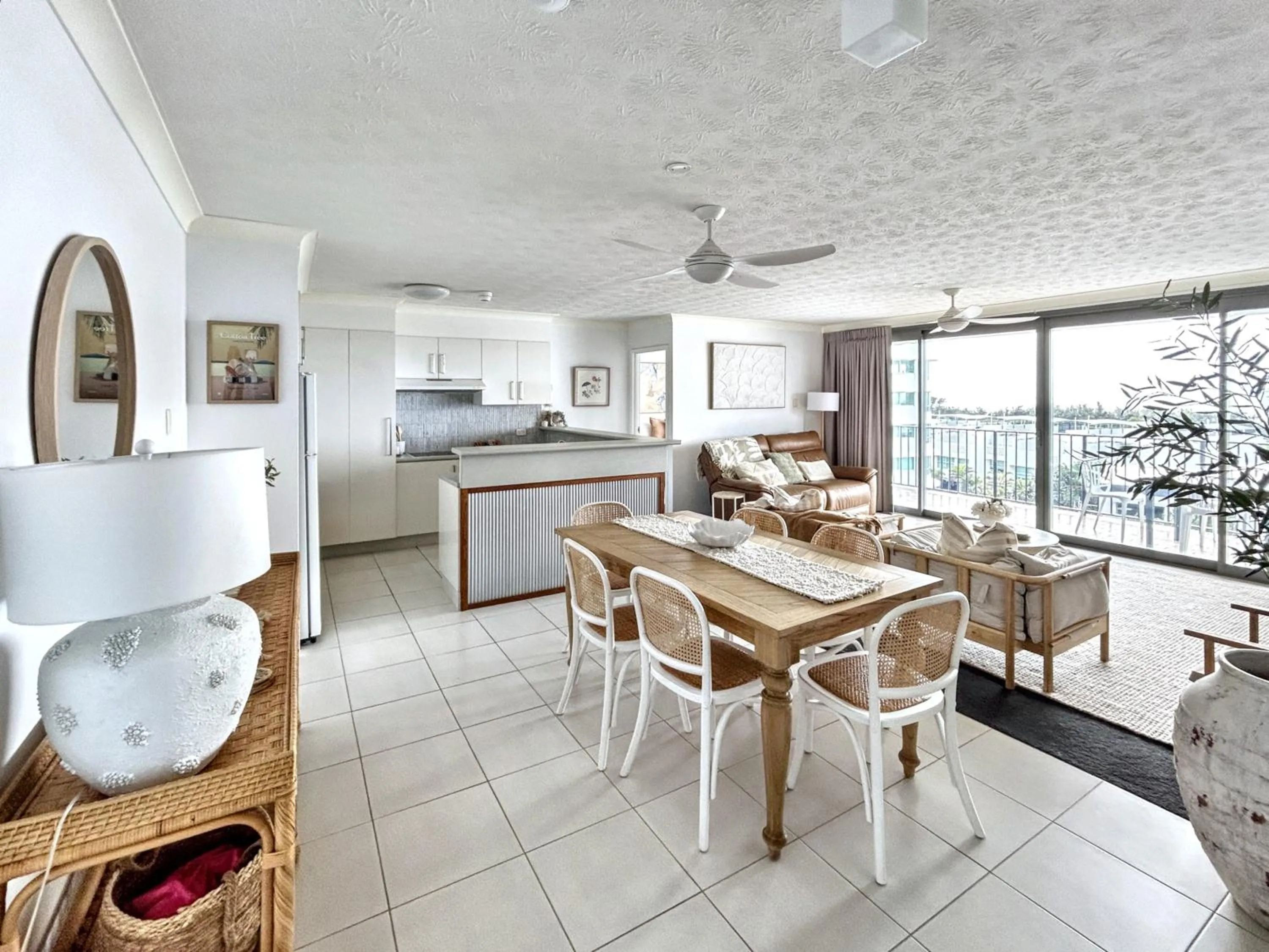 Kitchen or kitchenette in Majorca Isle Beachside Resort