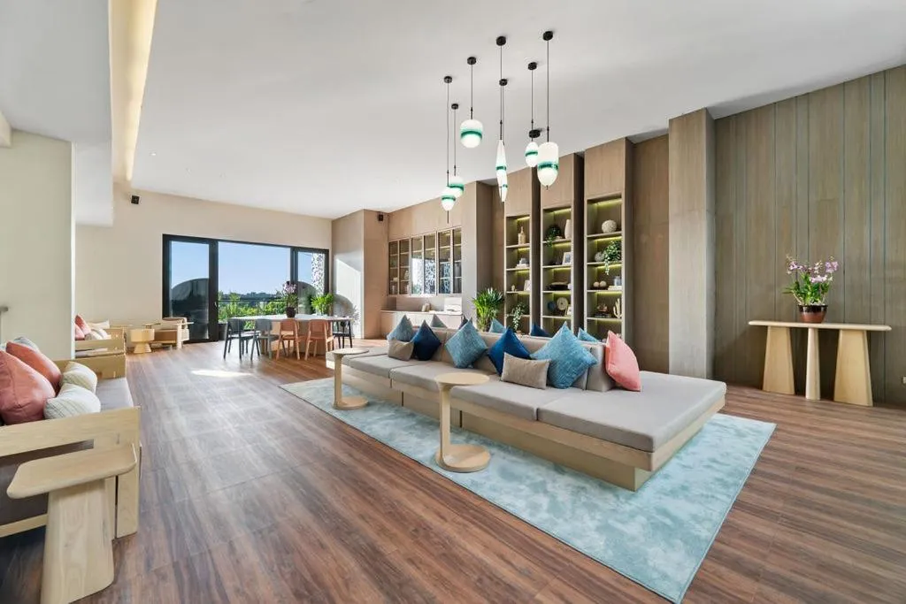 Lobby or reception in Hotel IKON Phuket - SHA Extra Plus