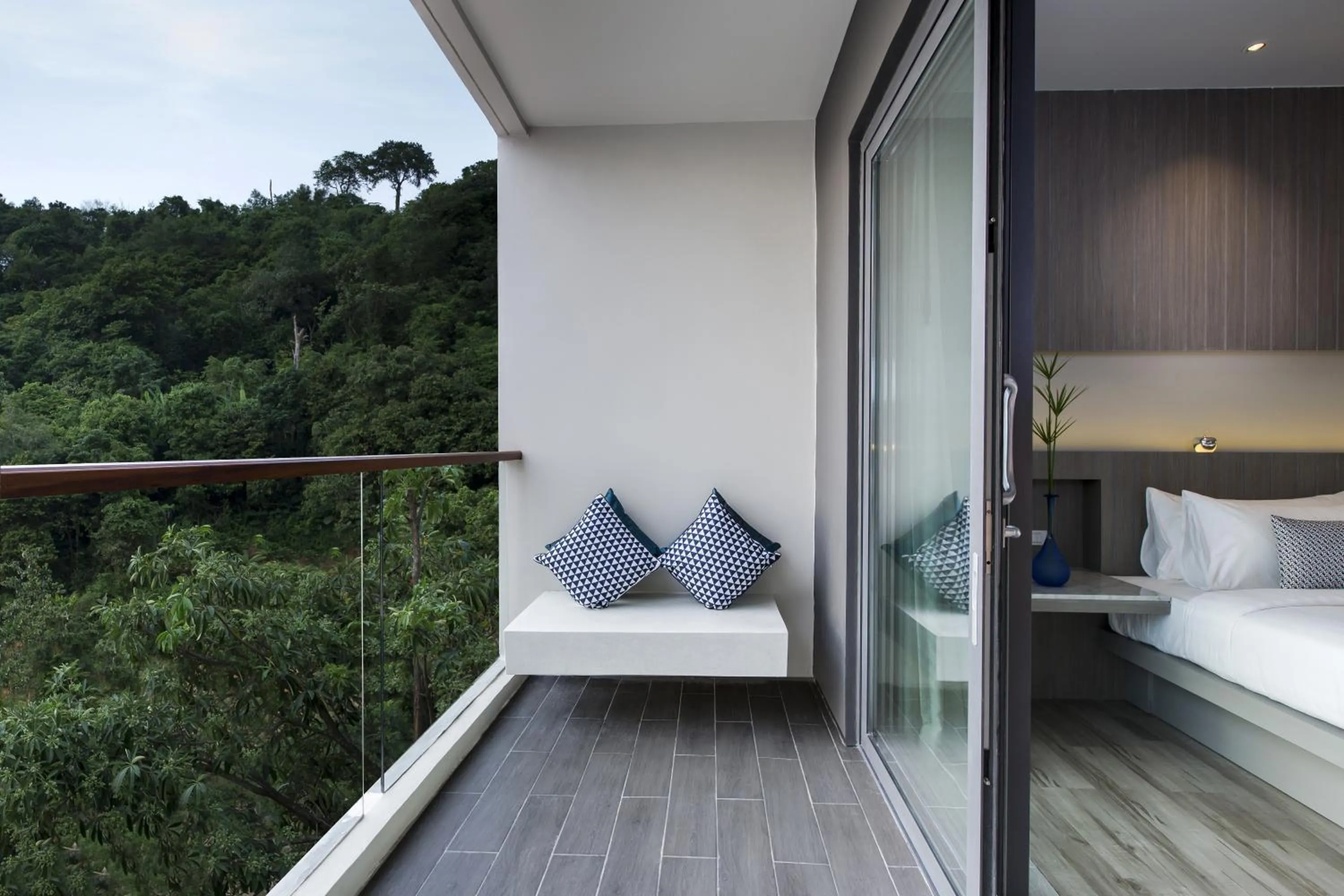 Balcony/Terrace, Bed in Hotel IKON Phuket - SHA Extra Plus