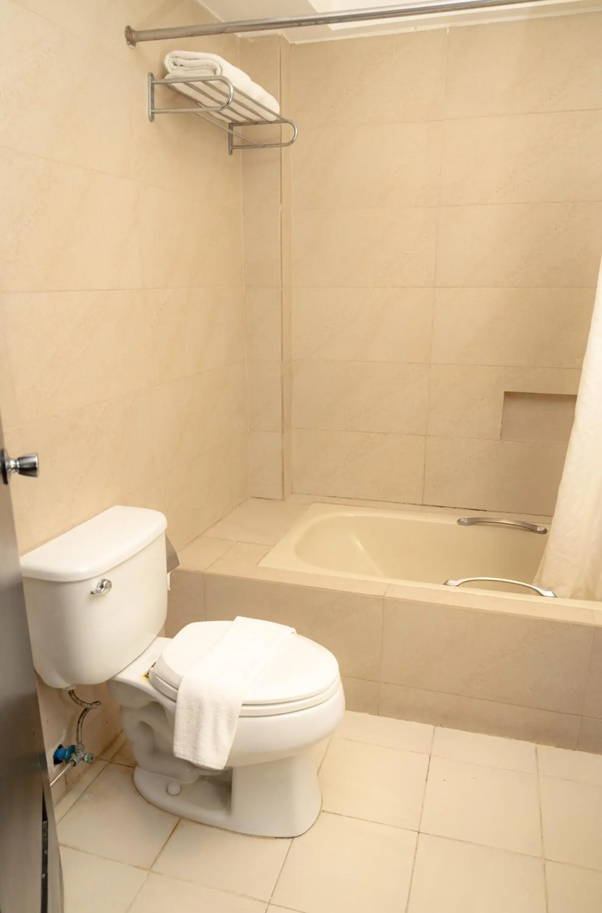 Bathroom in Cebu Grand Hotel Bathroom in Cebu Grand Hotel