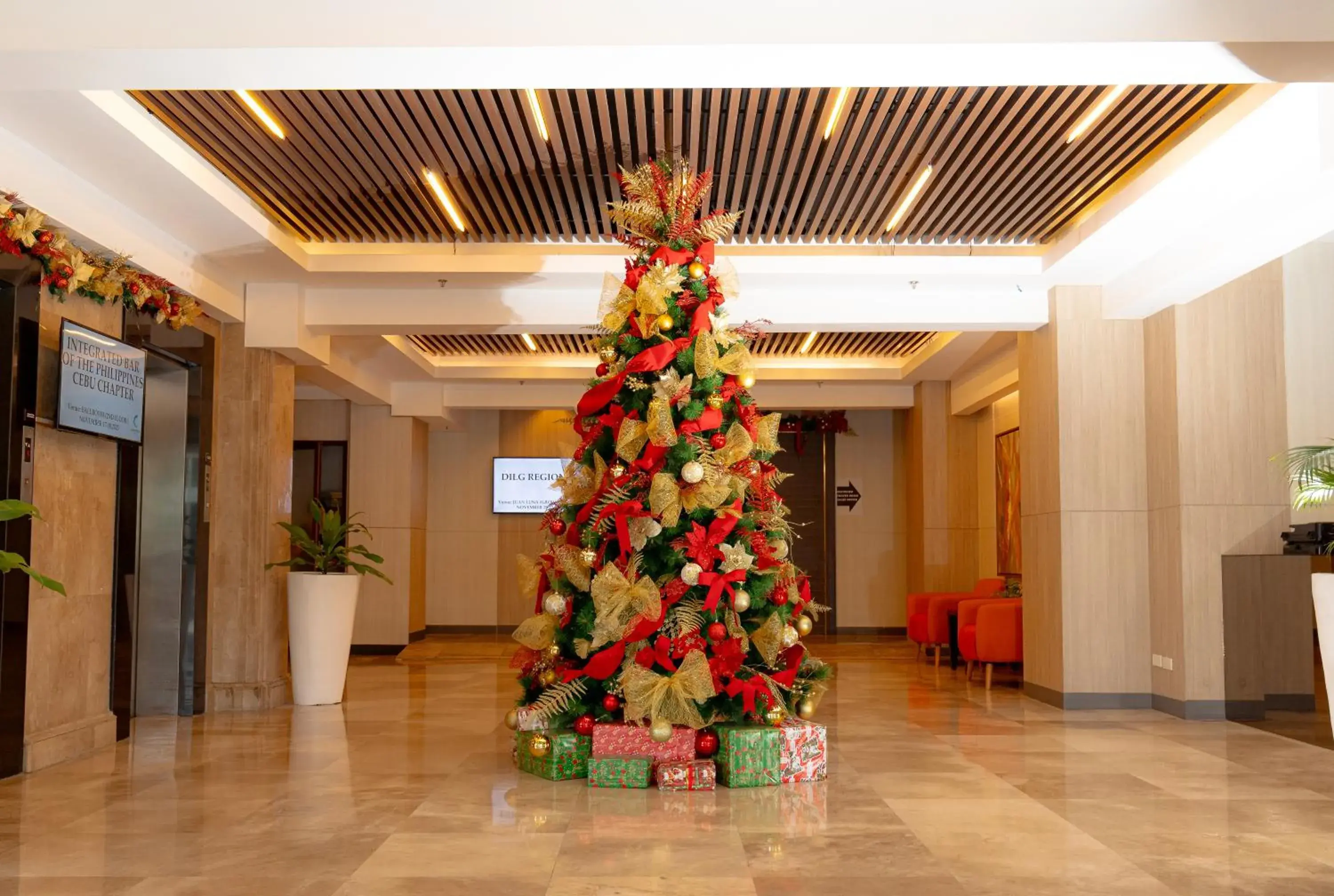 Lobby or reception in Cebu Grand Hotel Lobby or reception in Cebu Grand Hotel