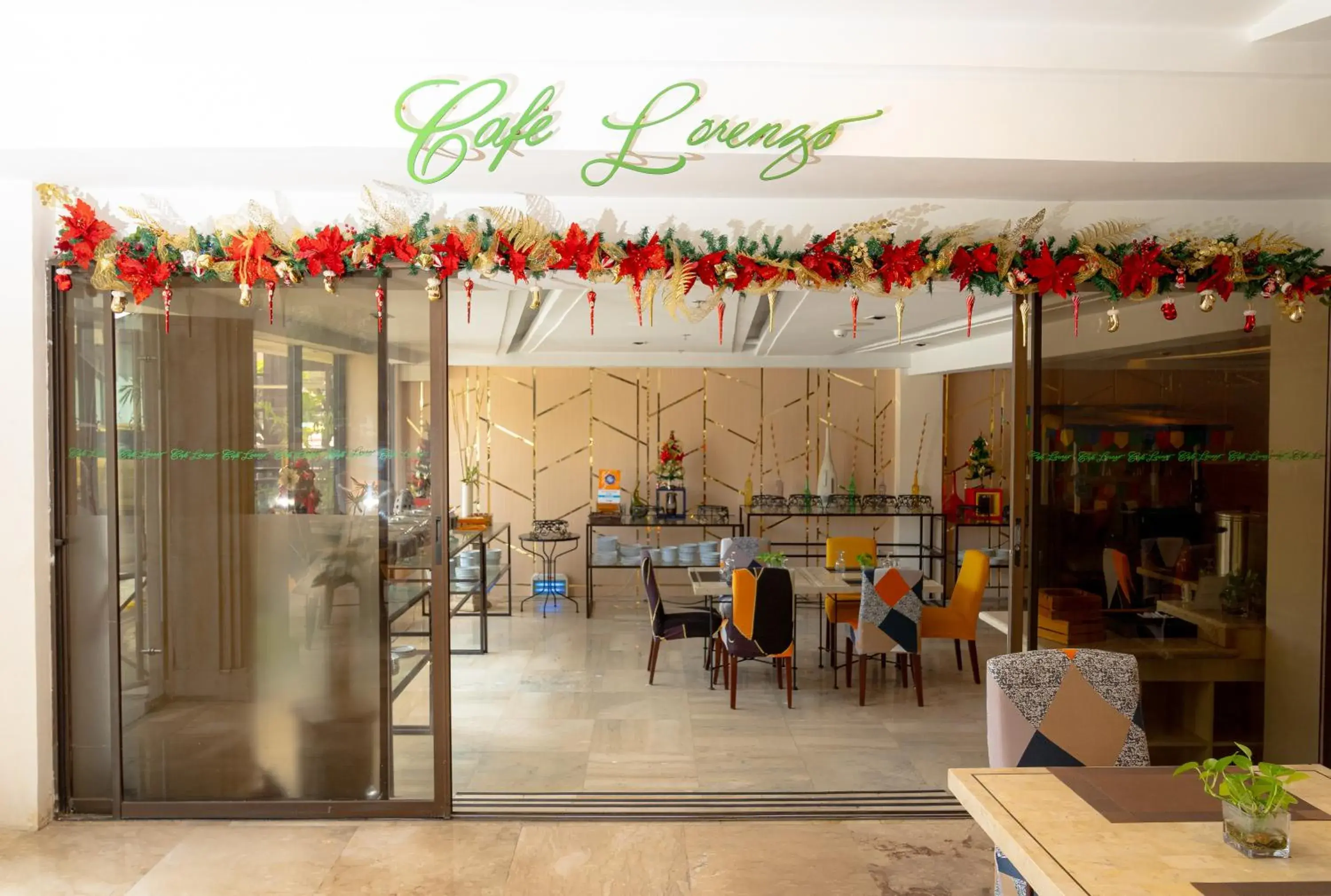 Restaurant/places to eat in Cebu Grand Hotel Restaurant/places to eat in Cebu Grand Hotel