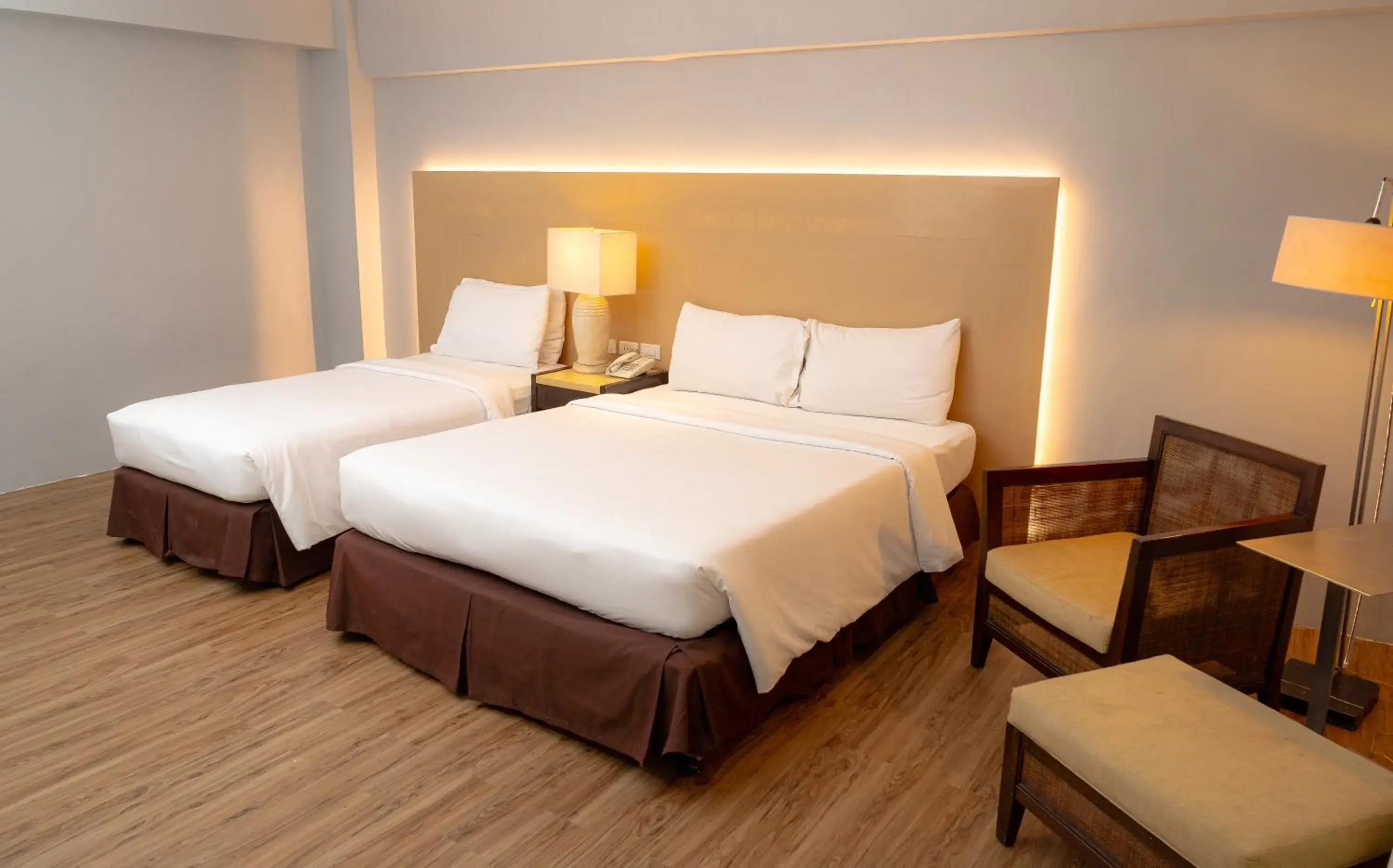 Bedroom, Bed in Cebu Grand Hotel Bedroom, Bed in Cebu Grand Hotel