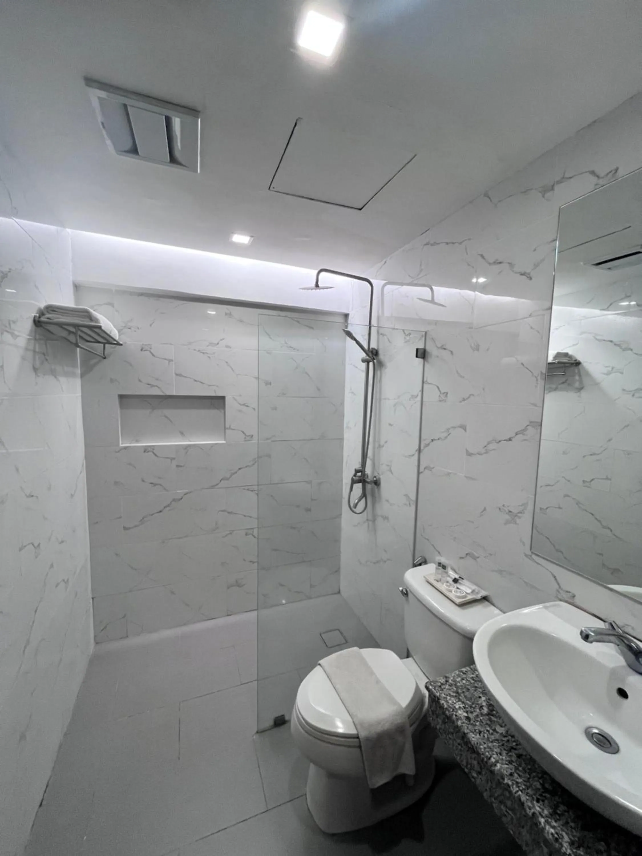 Bathroom in Cebu Grand Hotel