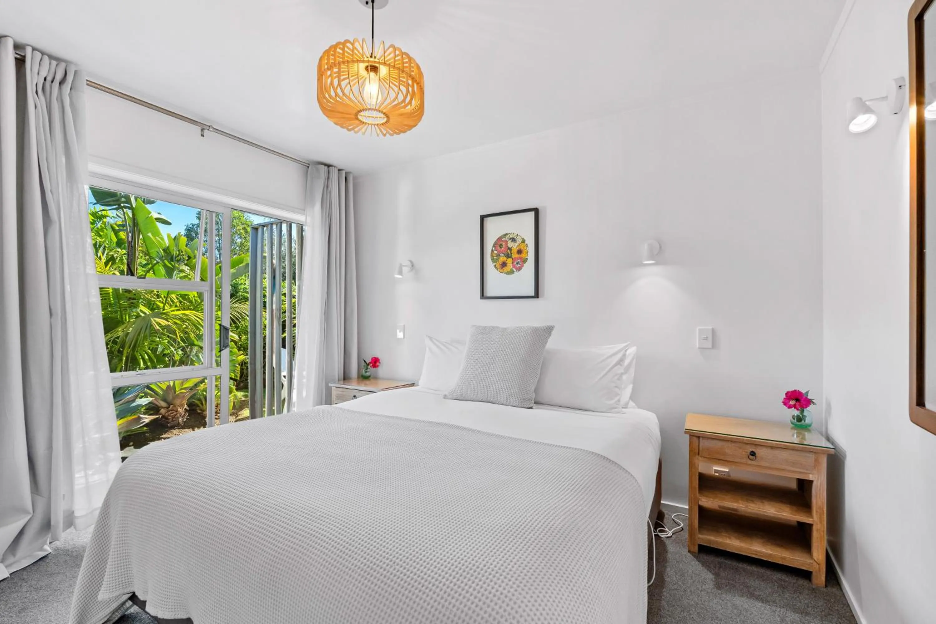 Photo of the whole room, Bed in Stay Kerikeri