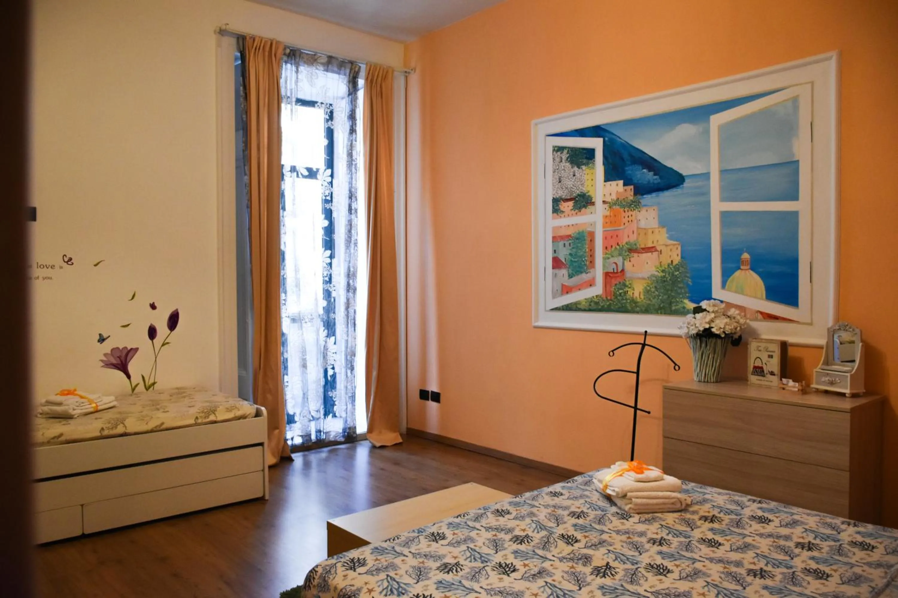 Photo of the whole room, Bed in Bed And Salerno - Largo Campo - Appartamento