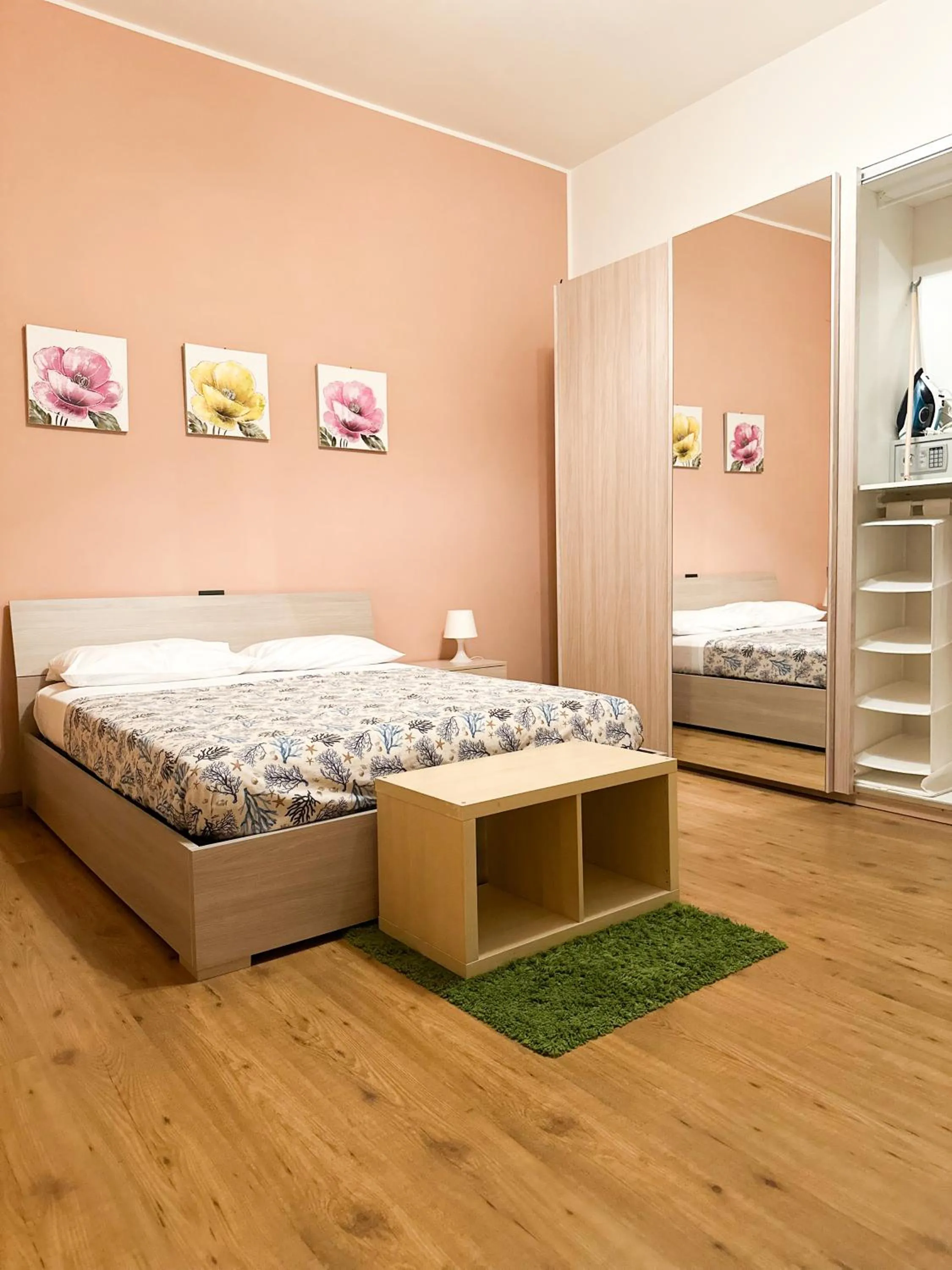 Photo of the whole room, Bed in Bed And Salerno - Largo Campo - Appartamento